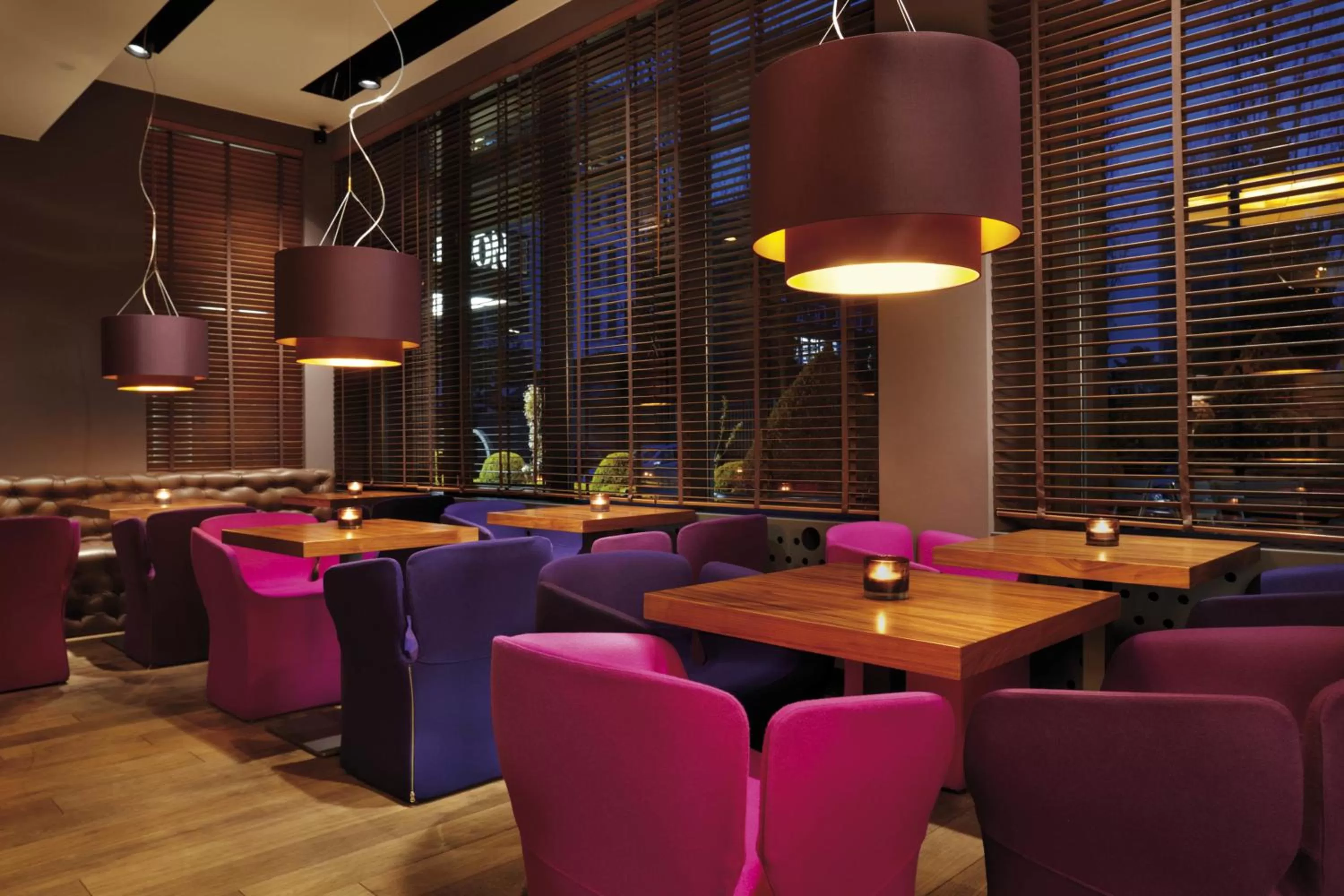 Lounge or bar in THE MADISON Hotel Hamburg