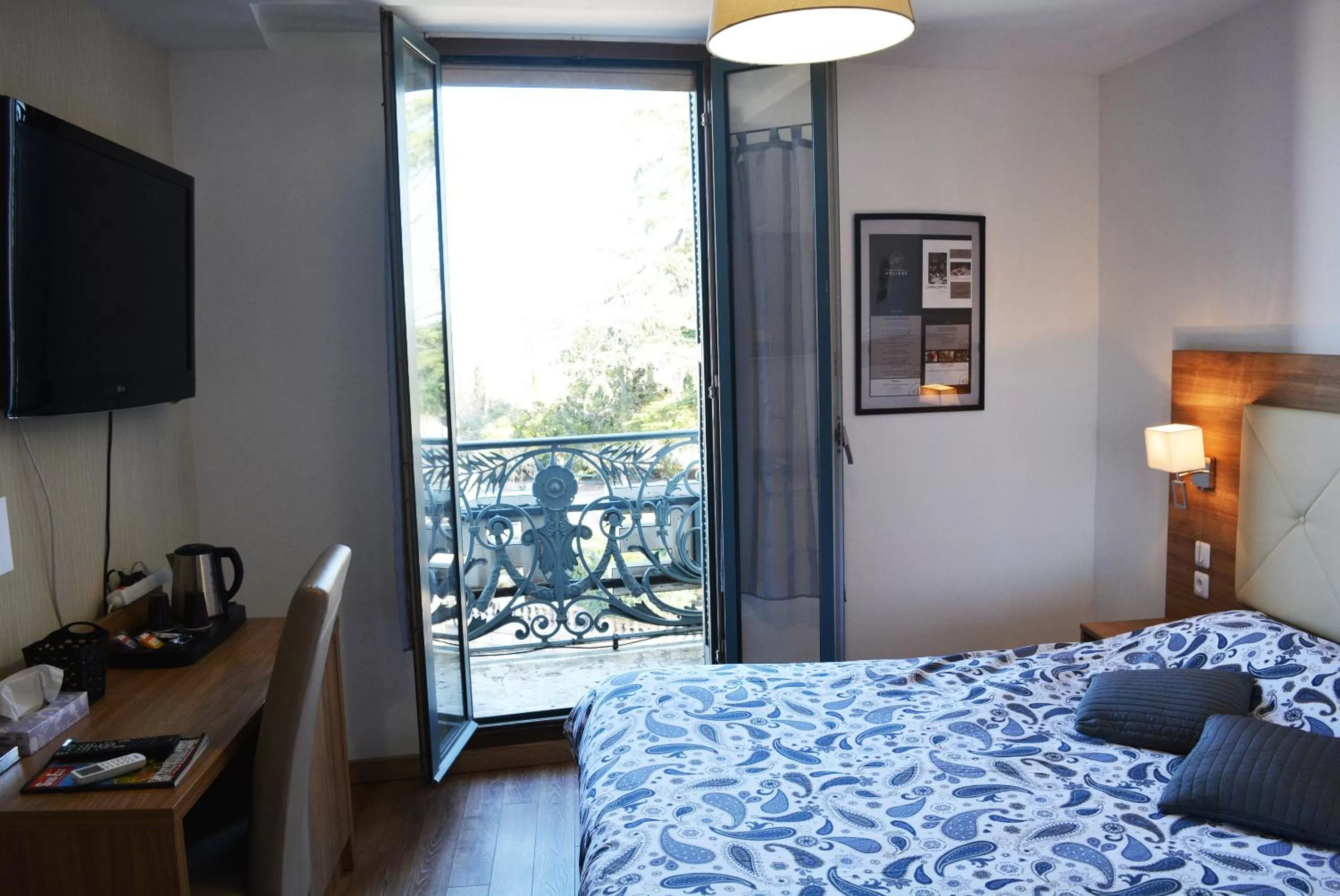 Bed in Le Grand Hôtel Molière