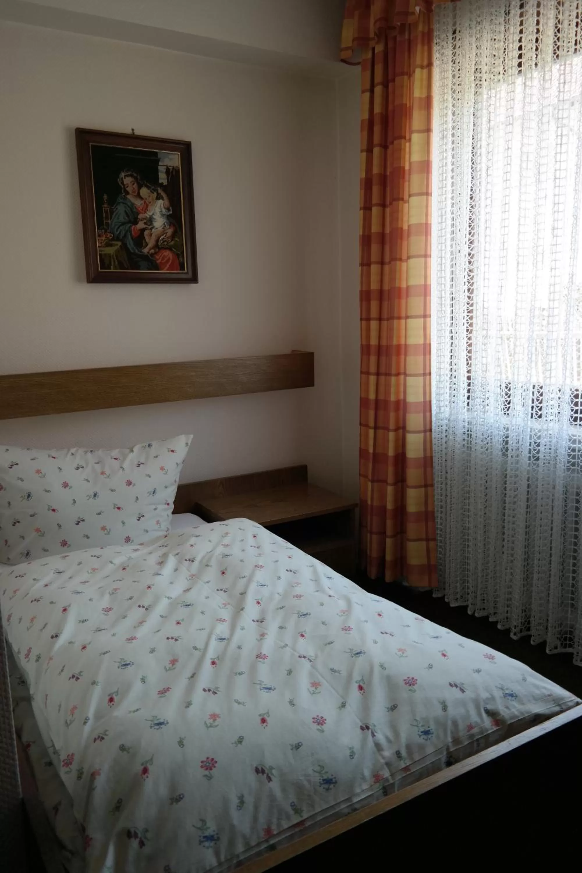 Bed in Herzog's Ulsterbrücke Garni Hotel