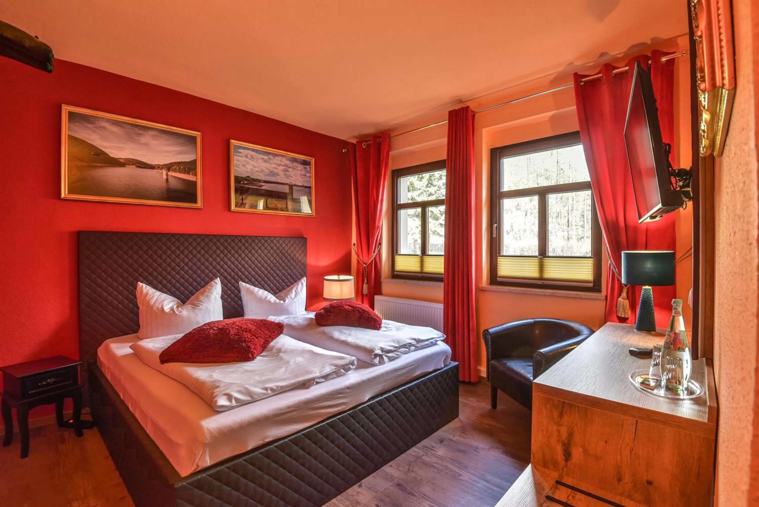 Photo of the whole room, Bed in Riverdam