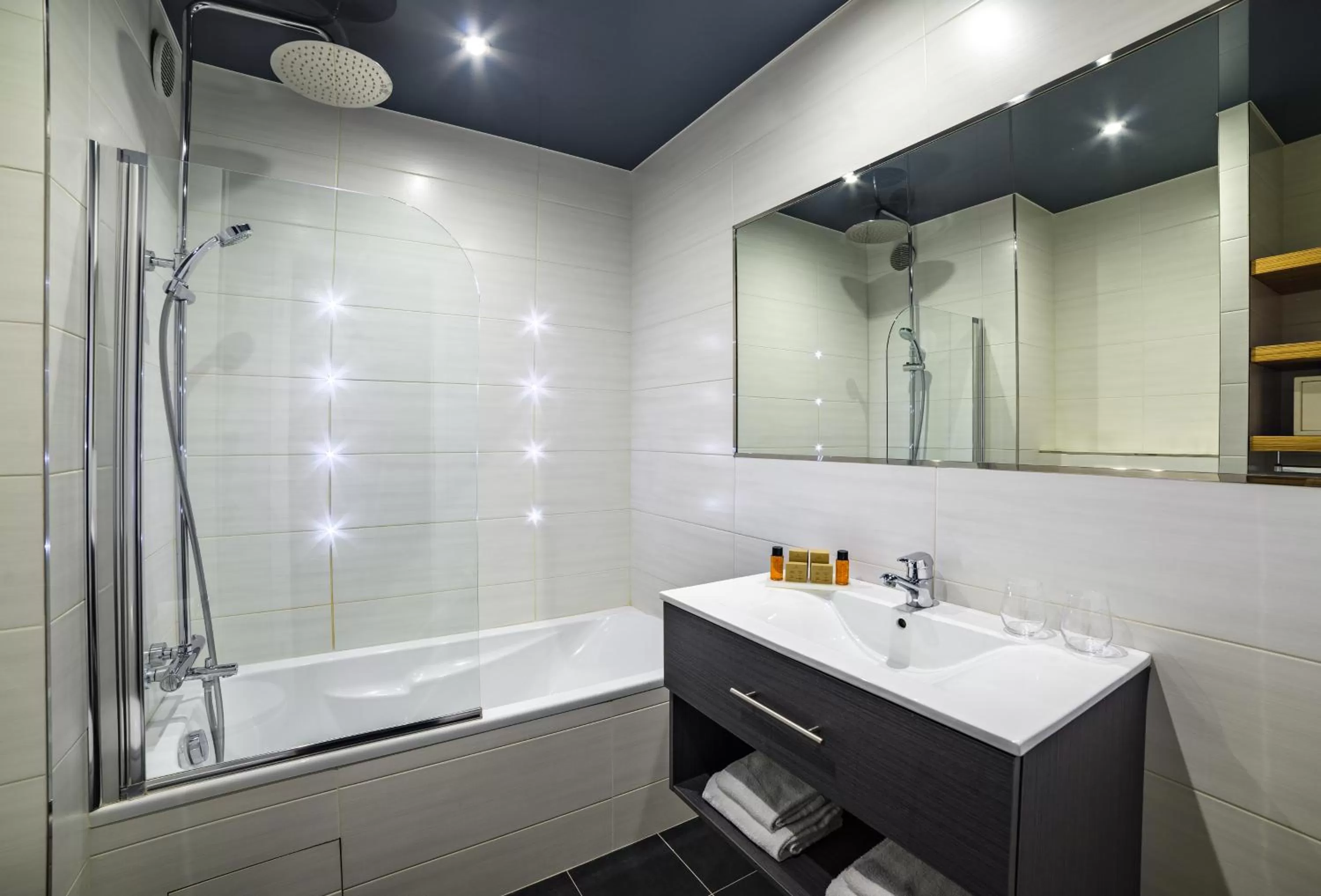 Bathroom in Hotel Residence Europe & Spa