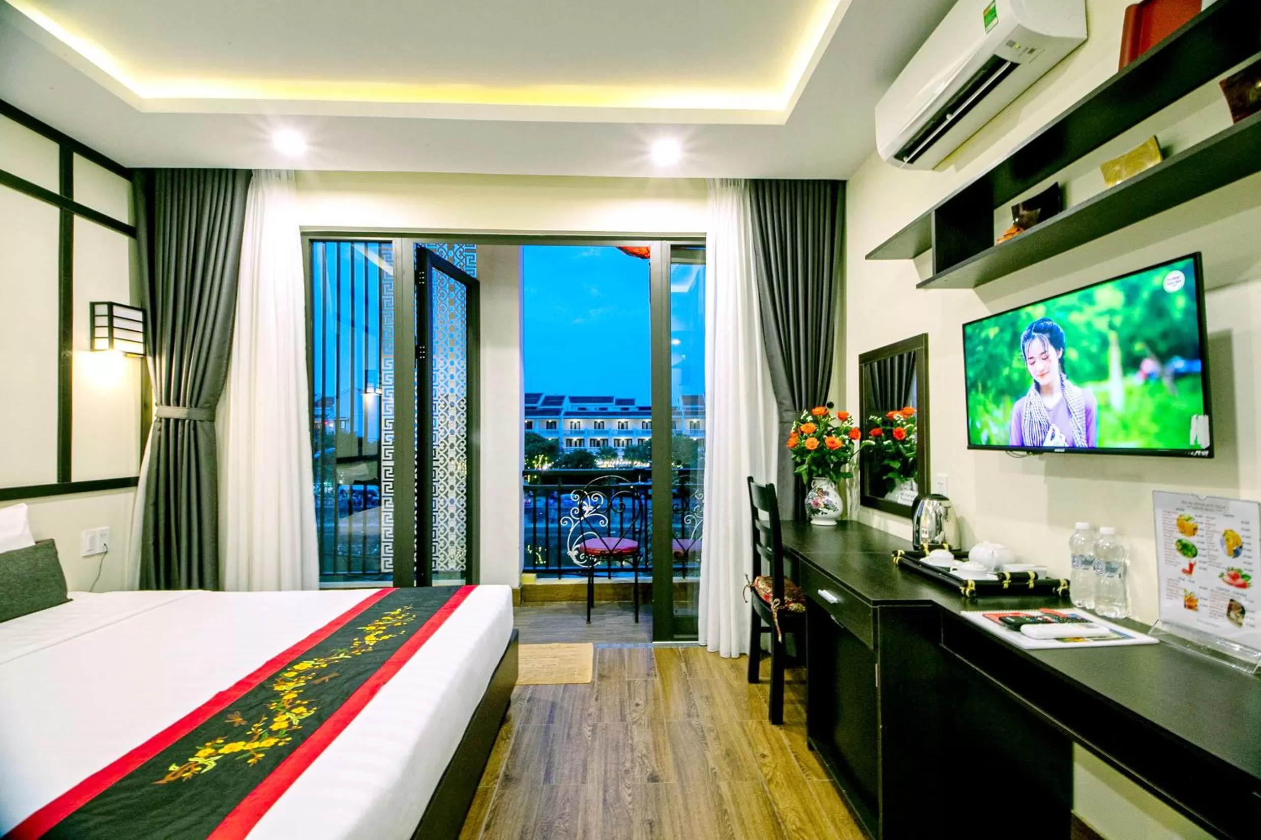 Bedroom, Bed in Hoi An Riverland Villa - Hoi An Center