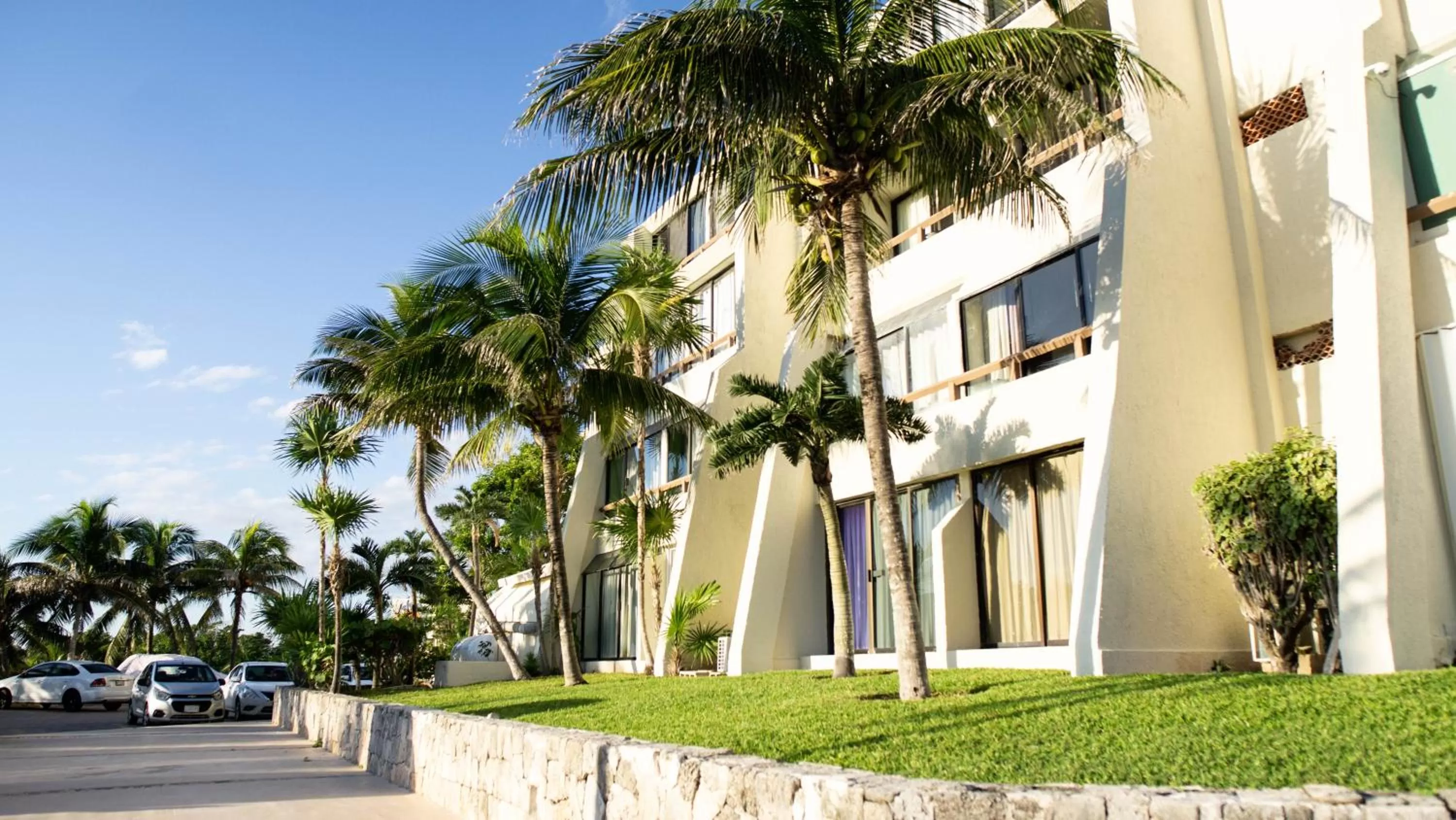 Property building in Solymar Condo Beach Resort by Casago