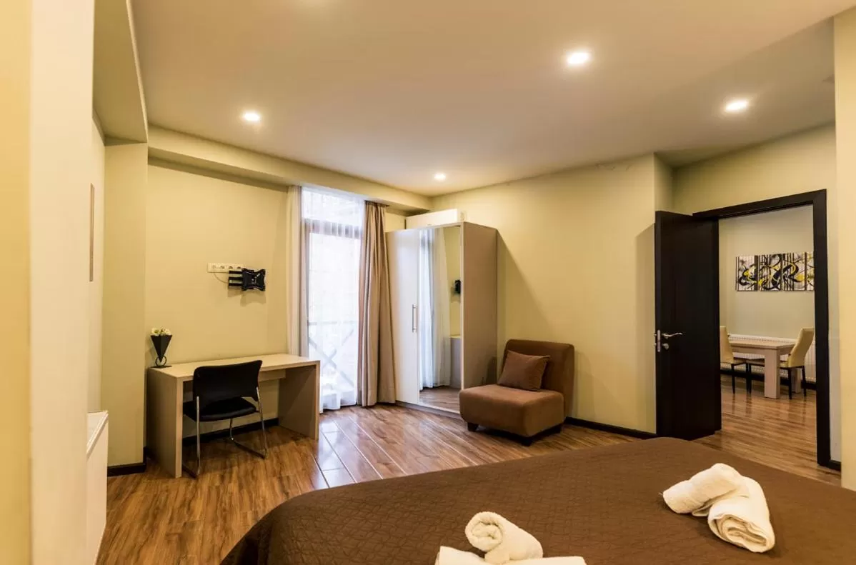 Photo of the whole room, Bed in Sani Apart Hotel