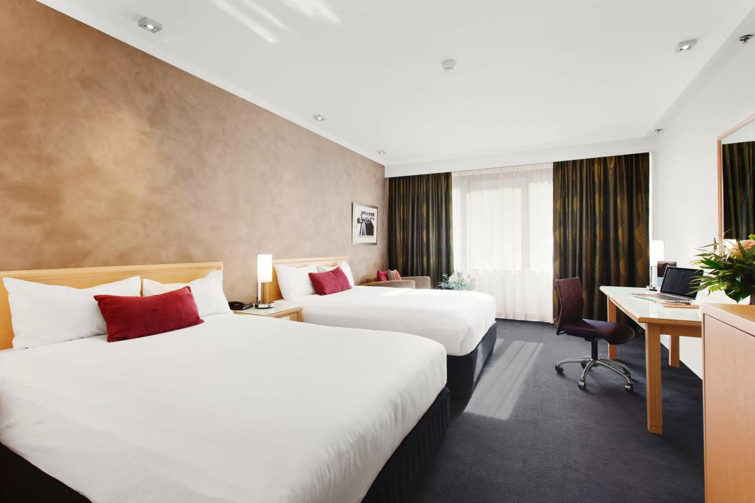 Bedroom, Bed in Mercure Melbourne Albert Park