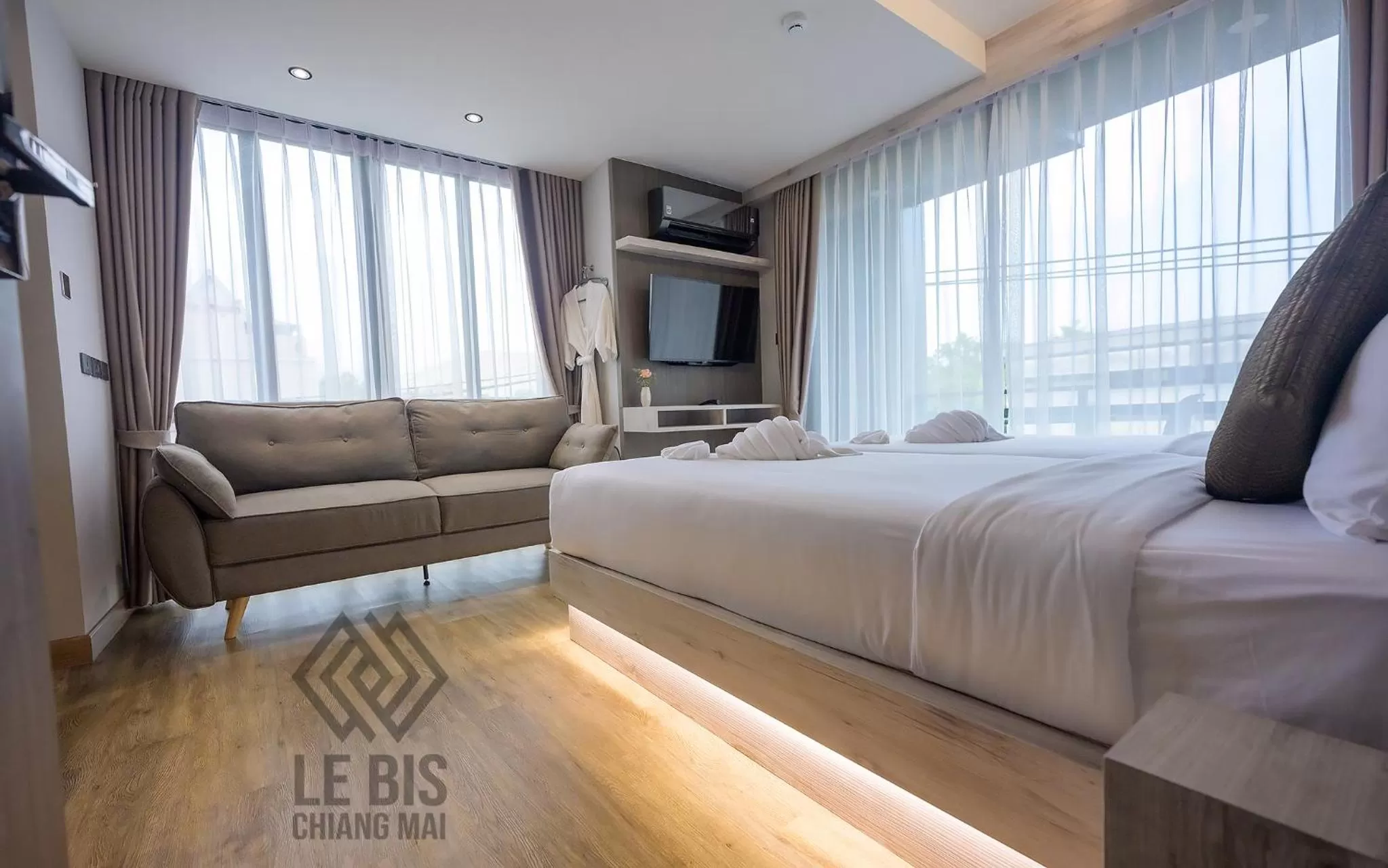 Photo of the whole room, Bed in Le Bis Hotel