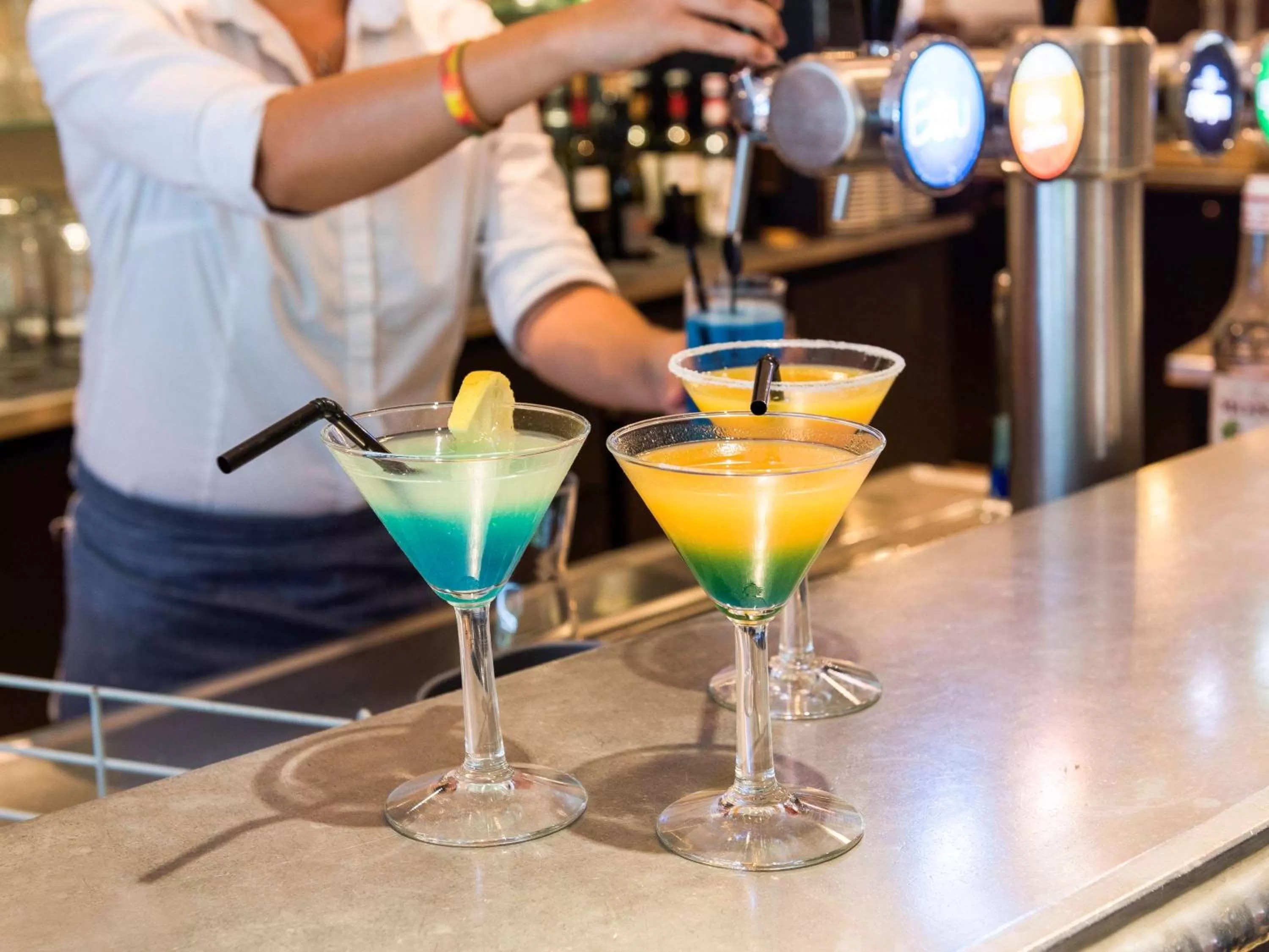 Lounge or bar in Mercure Paris Roissy CDG