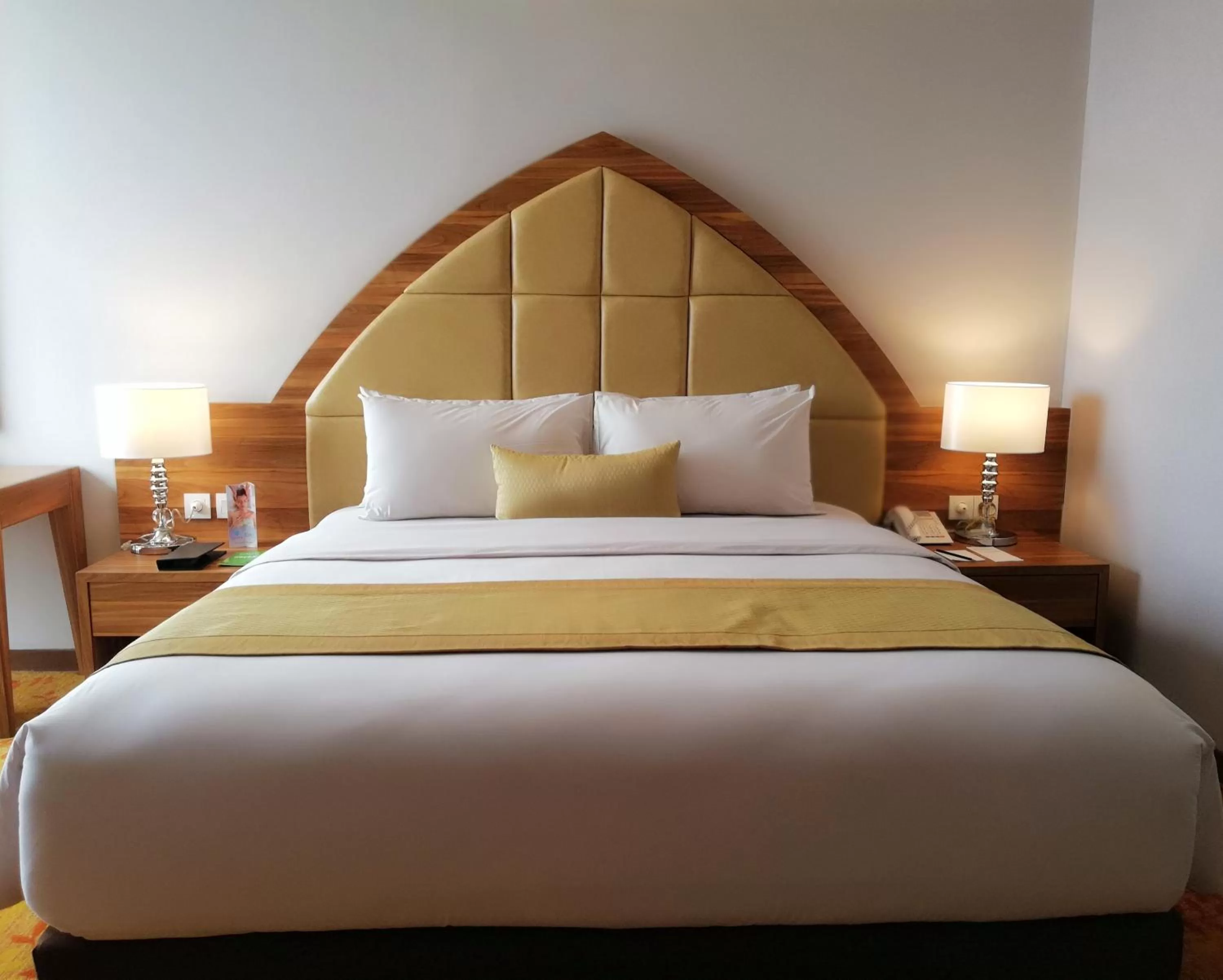 Bedroom, Bed in Grand Serela Yogyakarta