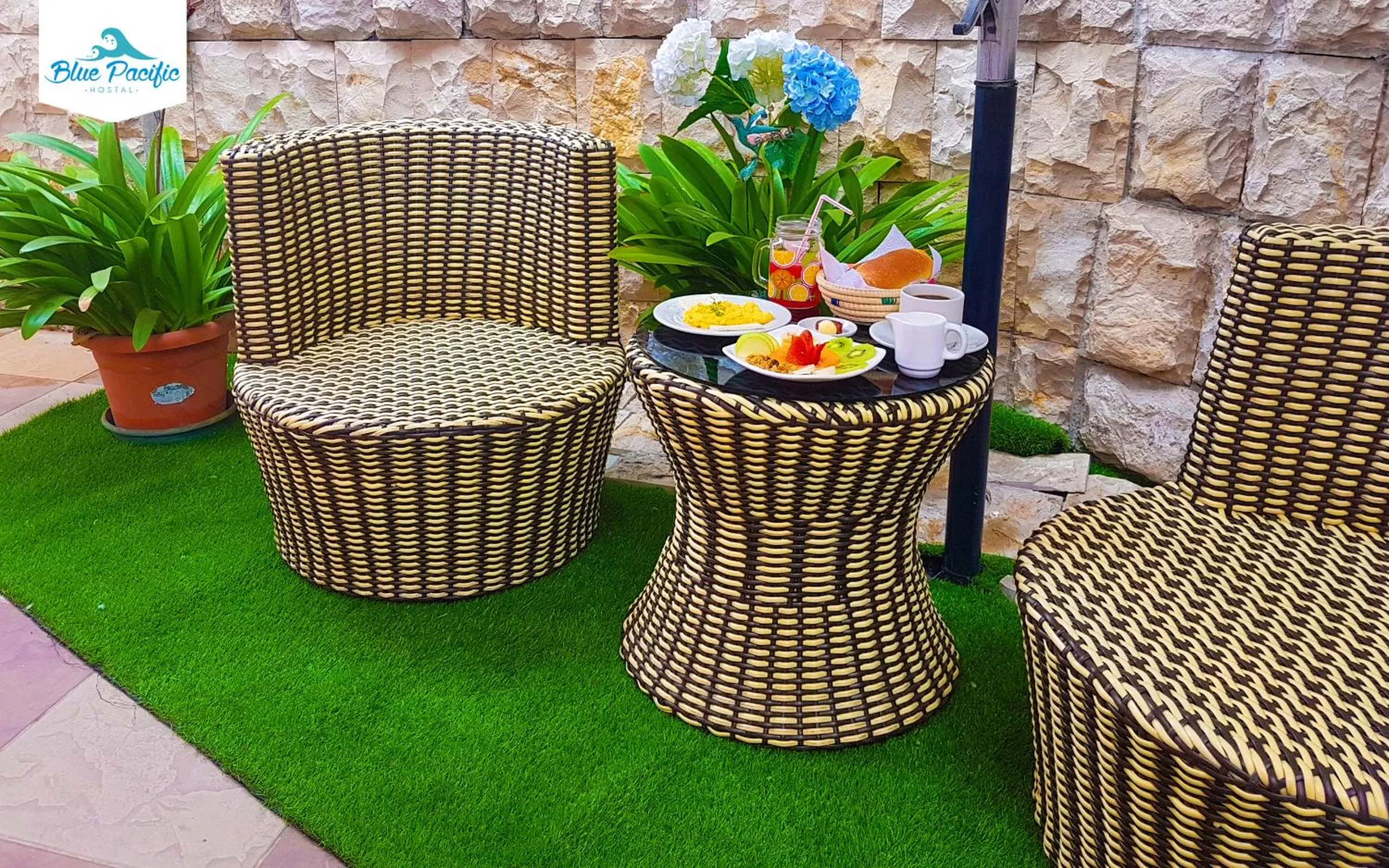 Patio in Hostal Blue Pacific