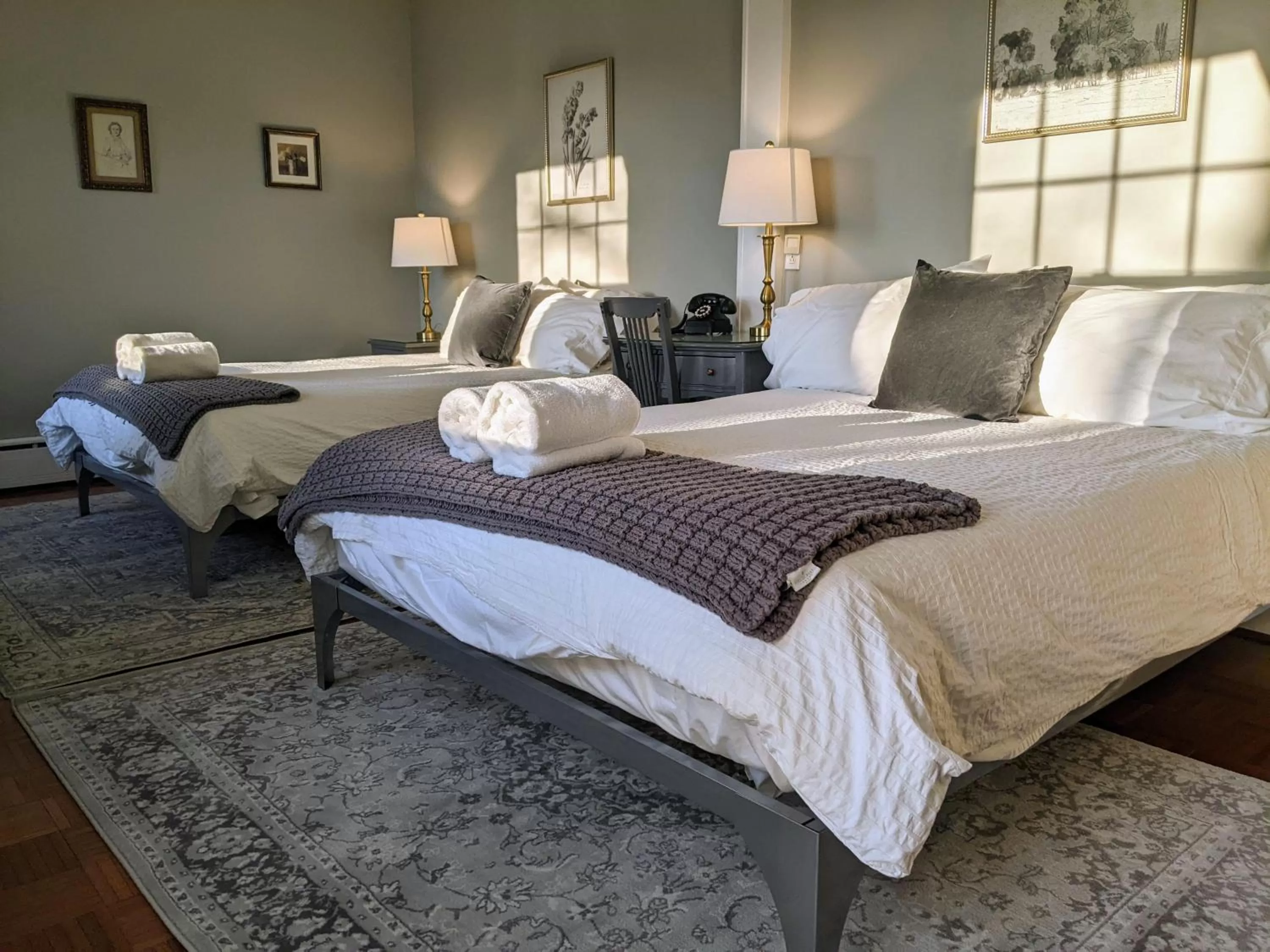 Bed in Stanton House Inn