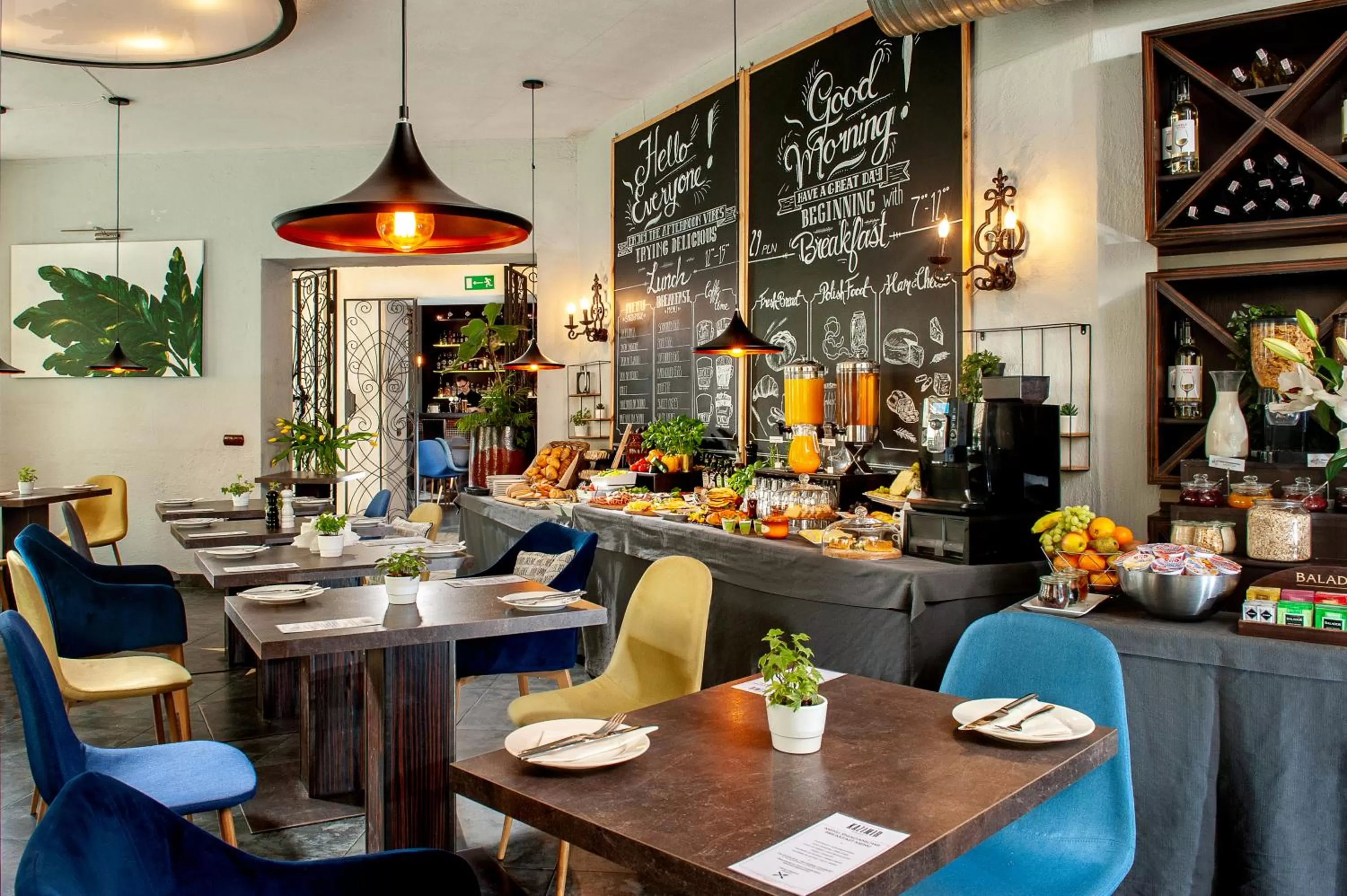 Restaurant/places to eat in Spatz Aparthotel