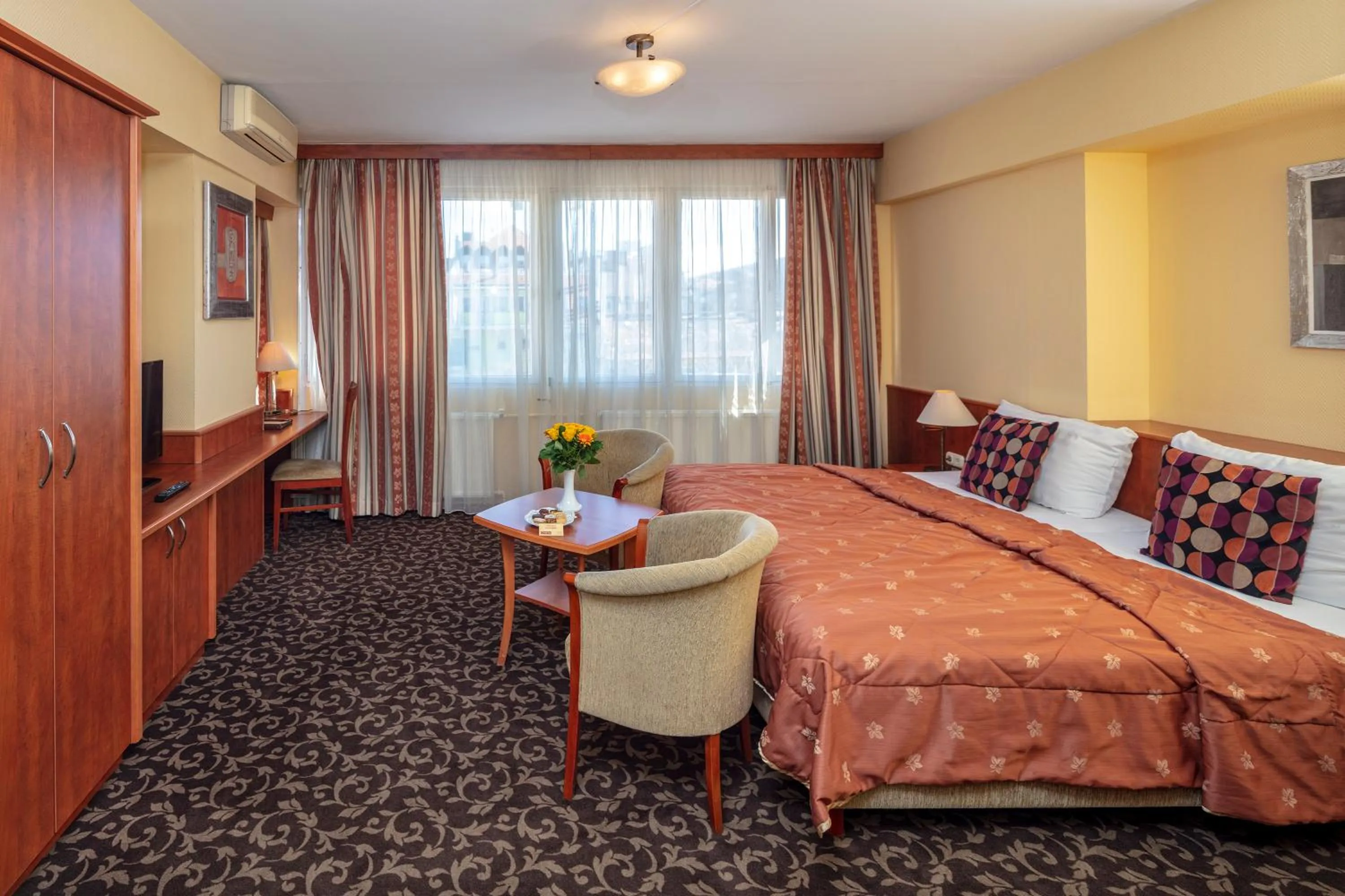 Bed in Hotel Charles