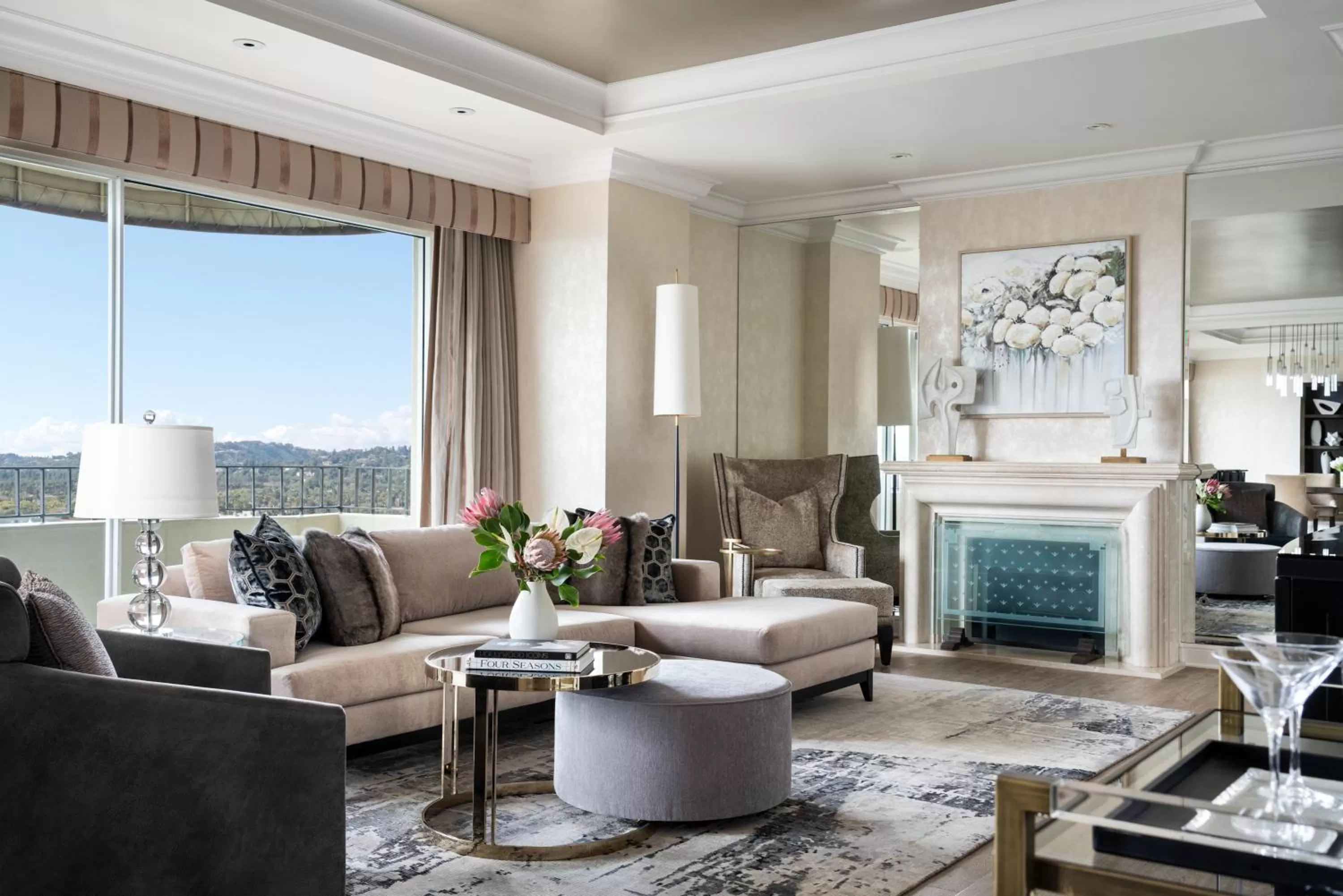 Living room in Four Seasons Hotel Los Angeles at Beverly Hills