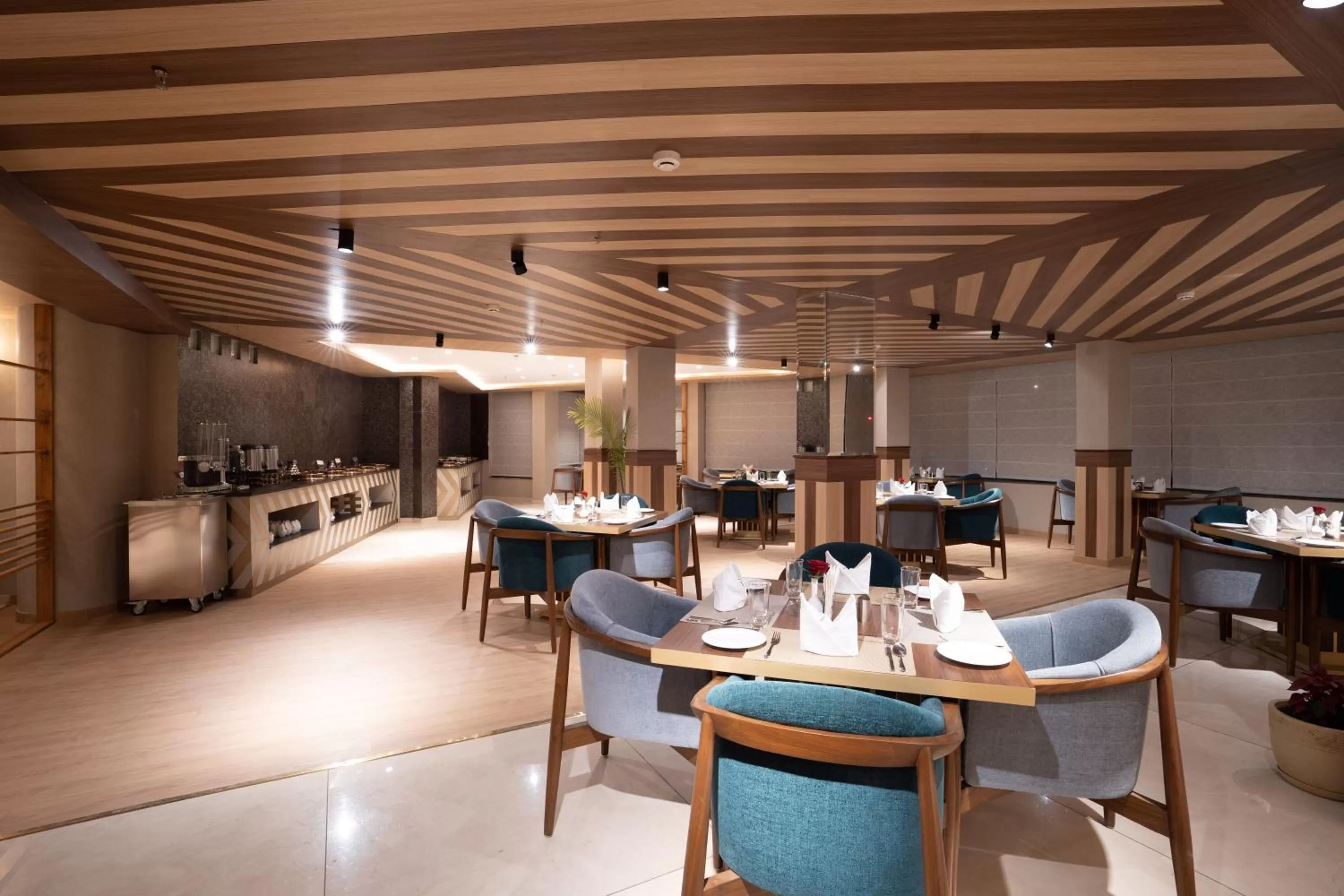 Restaurant/places to eat in Snow Valley Heights