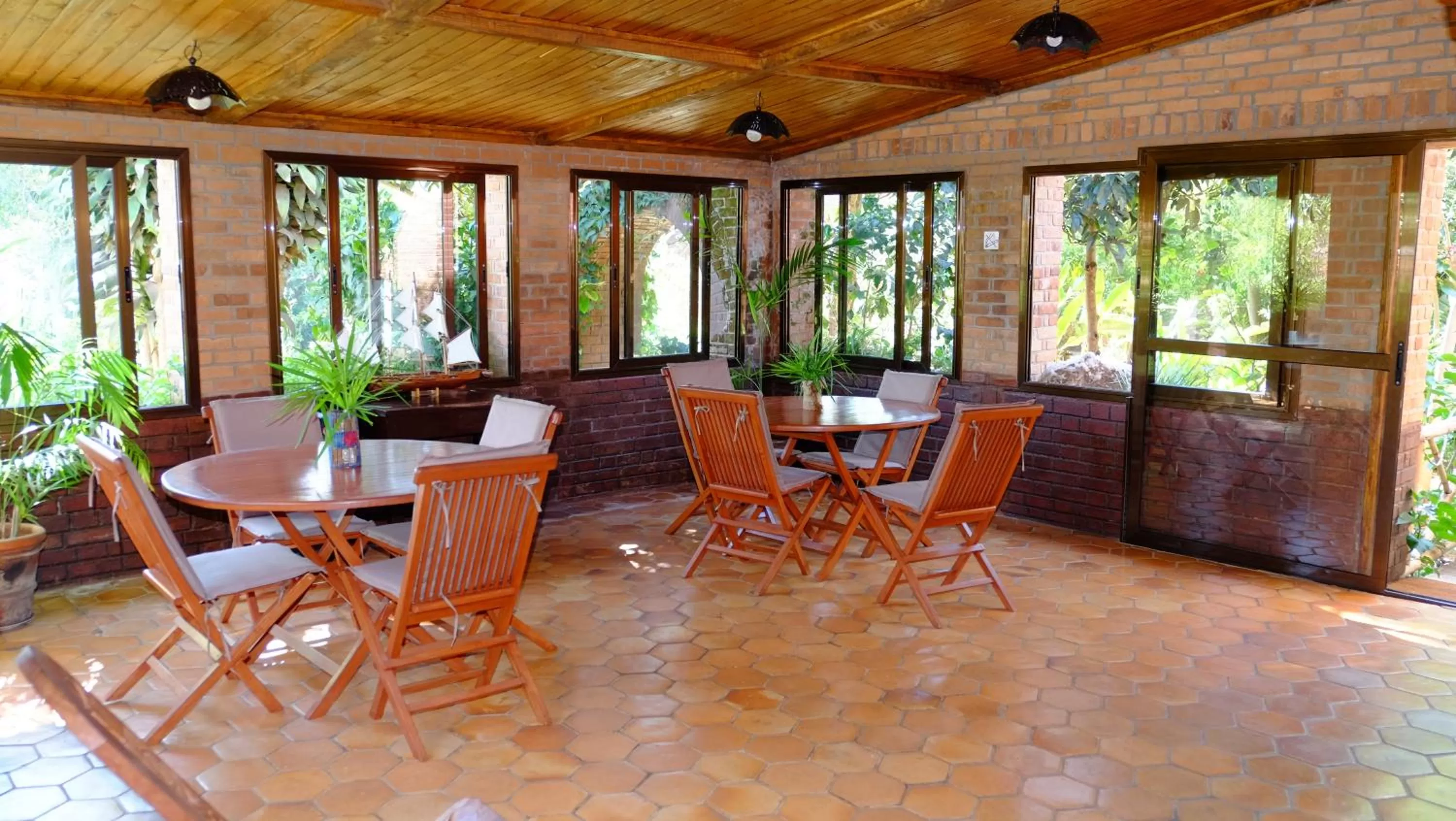 Restaurant/Places to Eat in Eco Lodge Les Chambres Du Voyageur