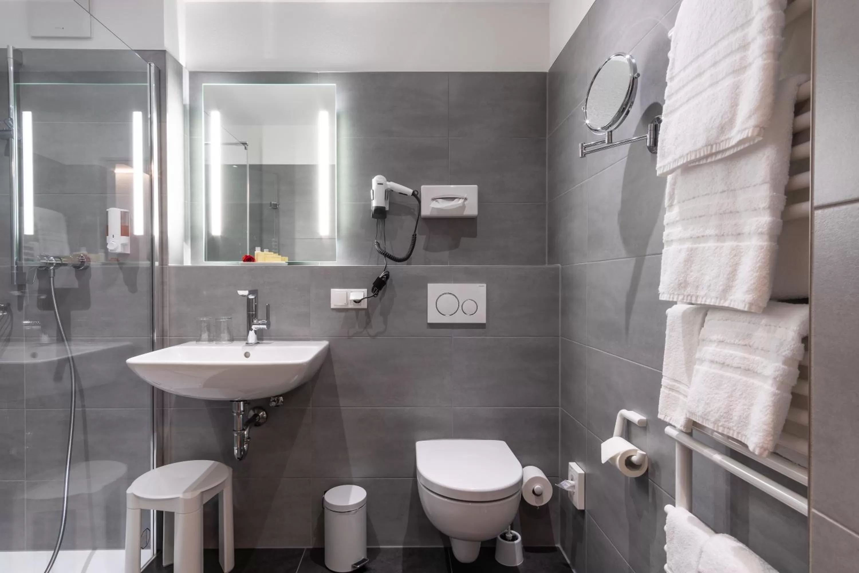 Bathroom in Hotel Elysee