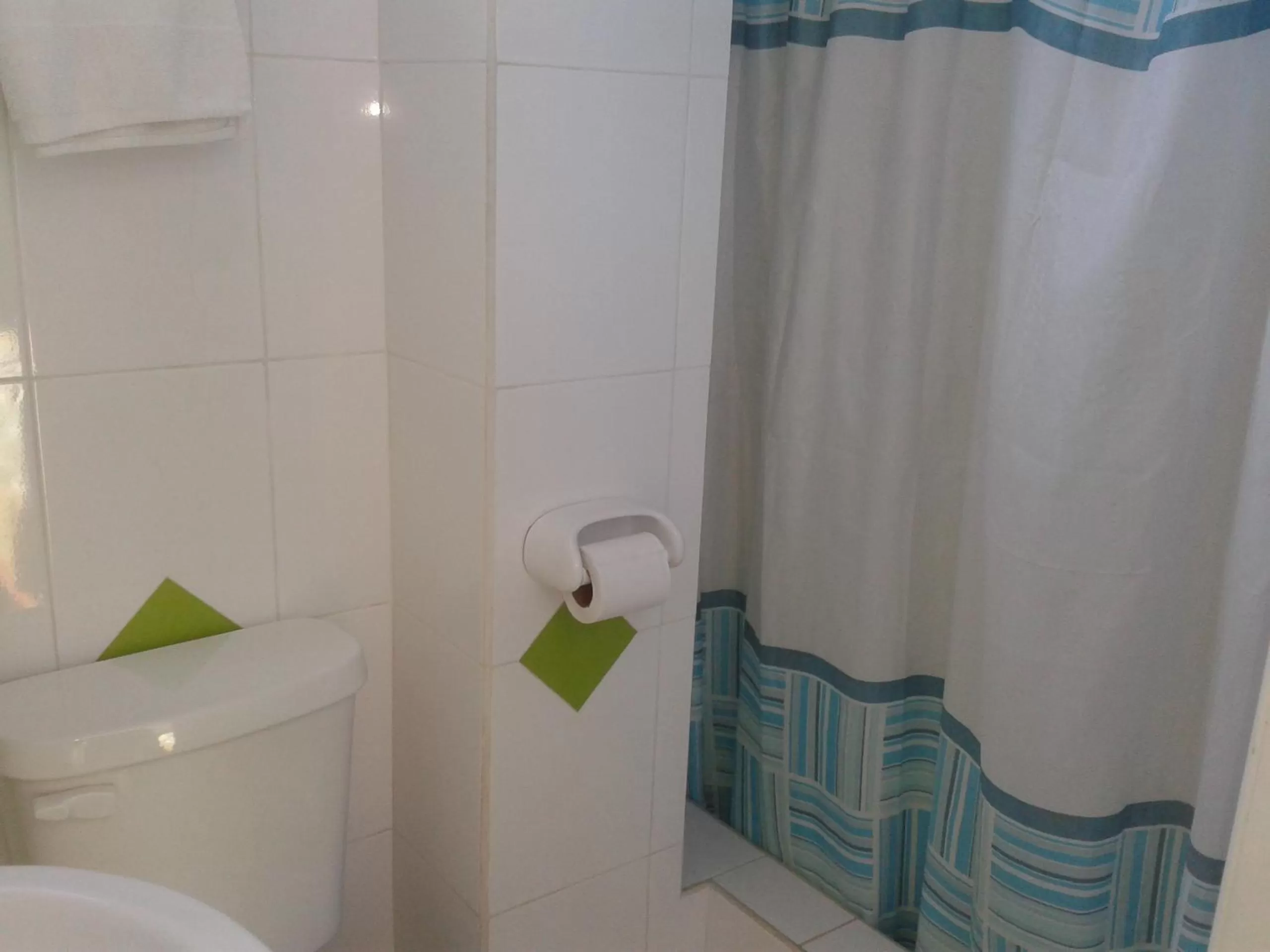 Shower, Bathroom in Hotel Ventura