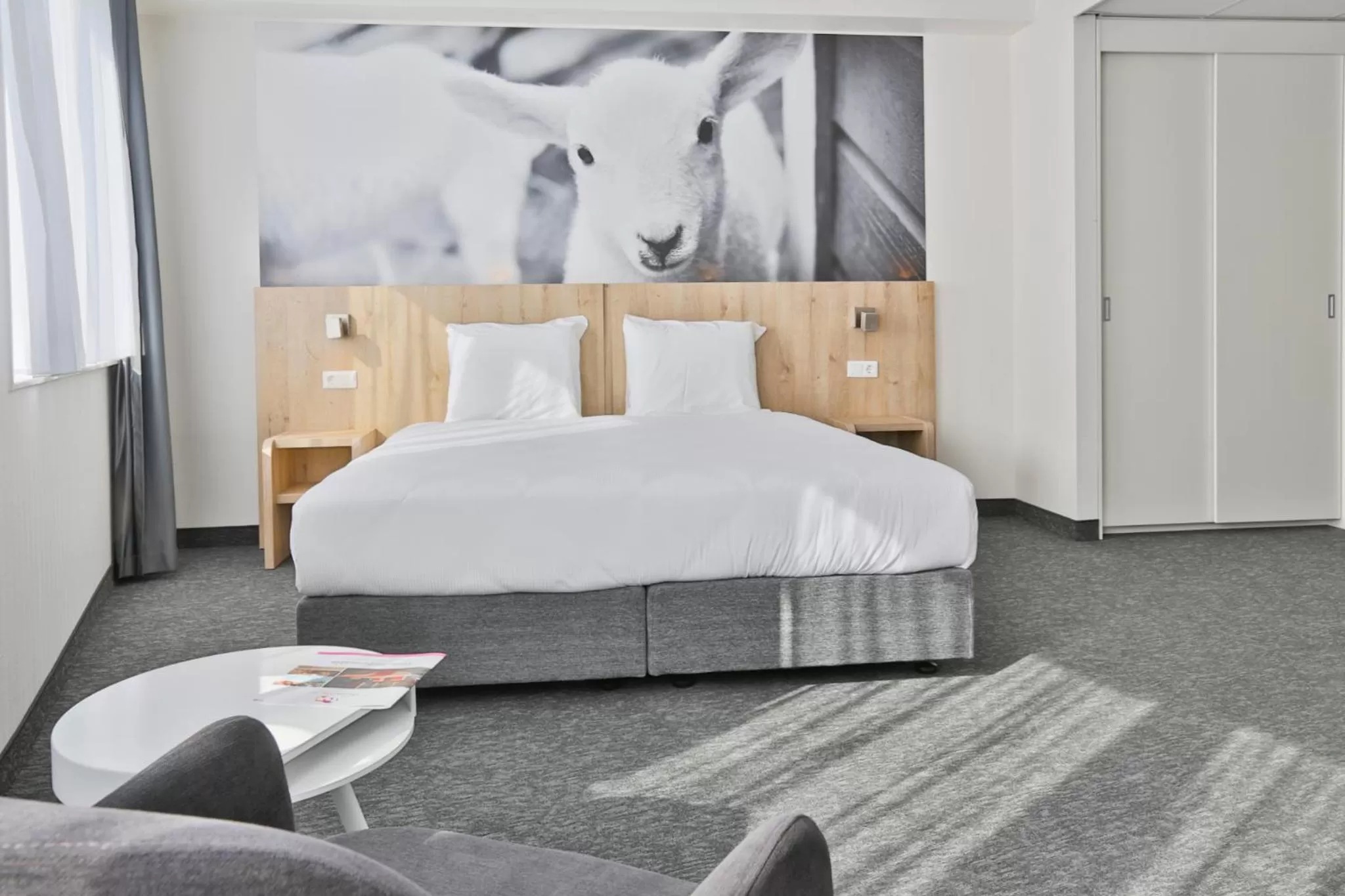 Photo of the whole room, Bed in Hotel De Bonte Wever Assen