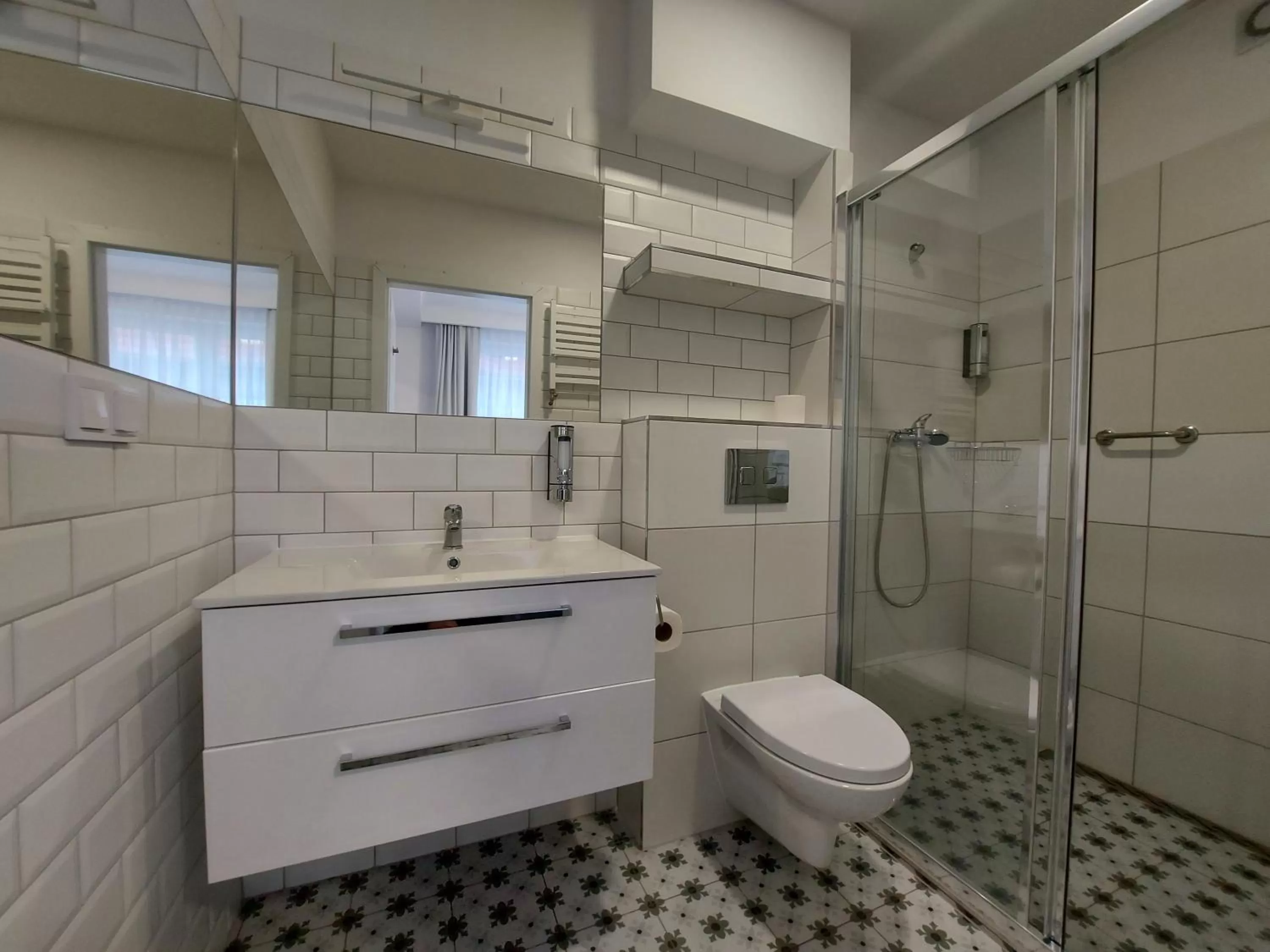 Bathroom in Kamienica1924