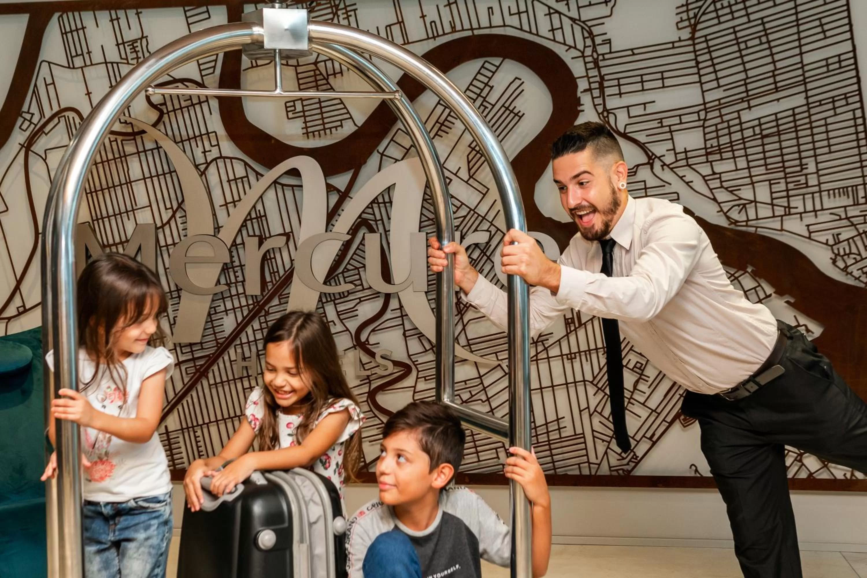 People in Mercure Itajai Navegantes