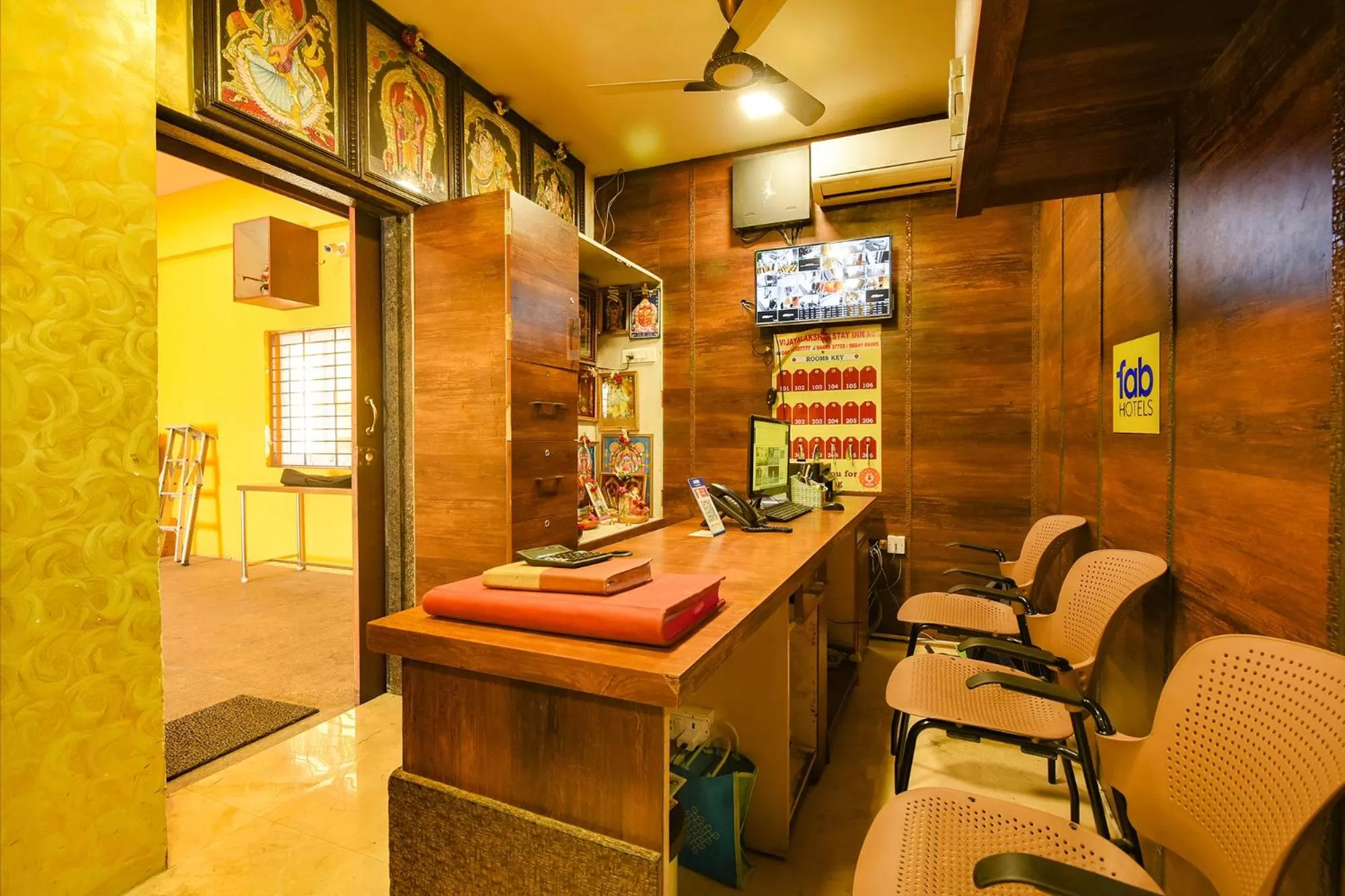 Lobby or reception in FabHotel Vijaylakshmi Stay Inn - Nr Chennai International Airport