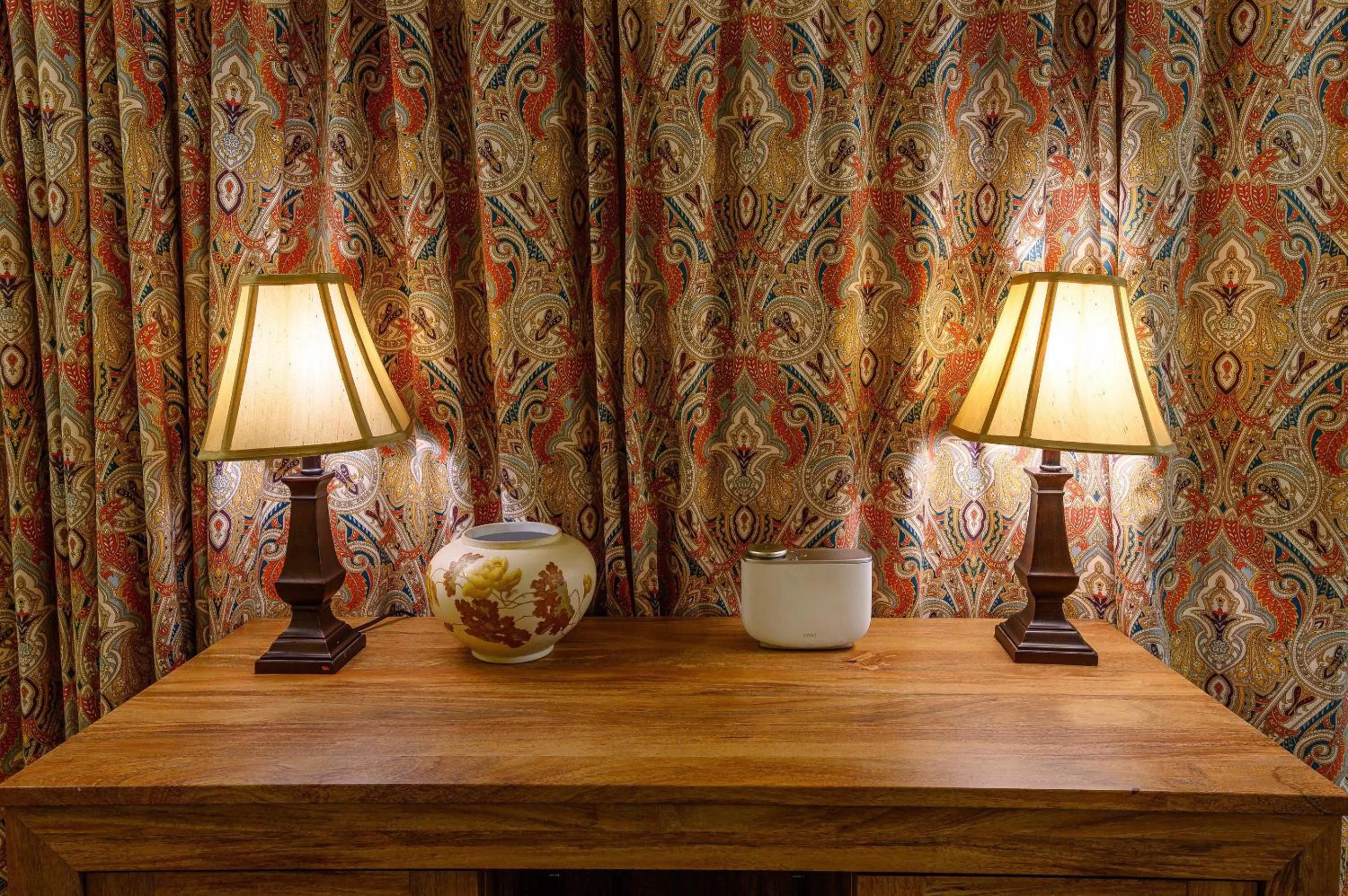 Decorative detail in Brass Lantern Inn