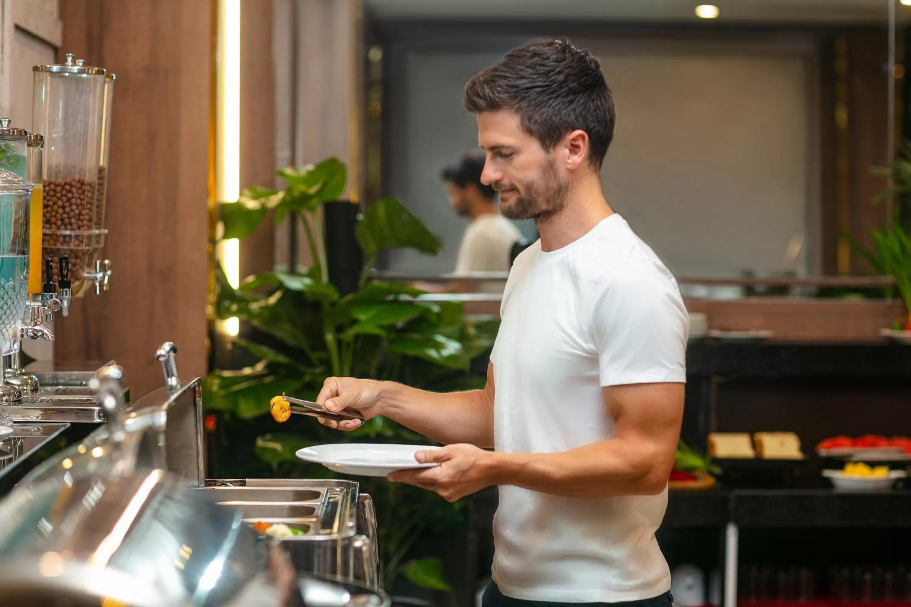 Restaurant/places to eat in Hanoi La Palm Premier Hotel & Spa