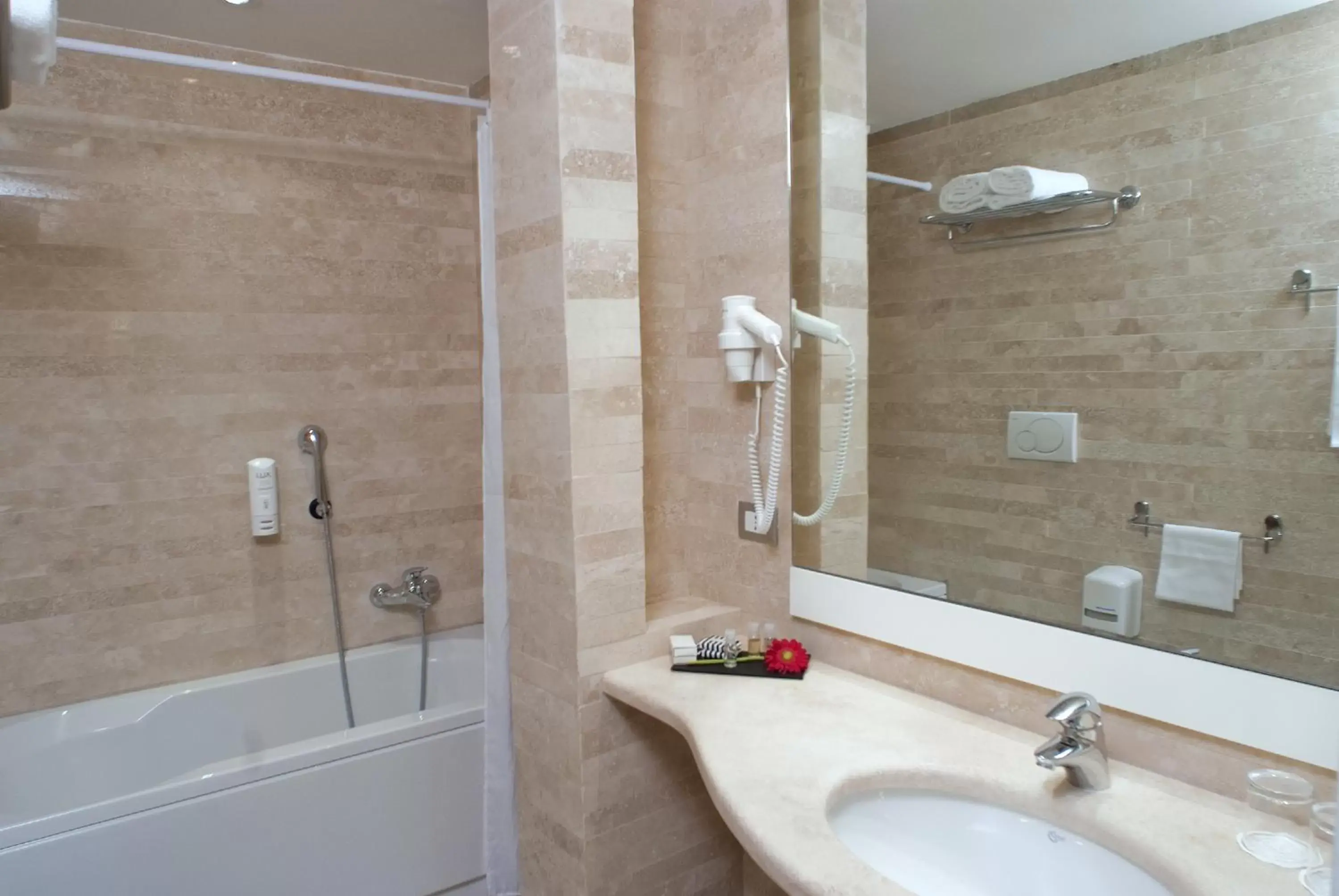 Standard Twin Room in Hotel White Standard Twin Room in Hotel White