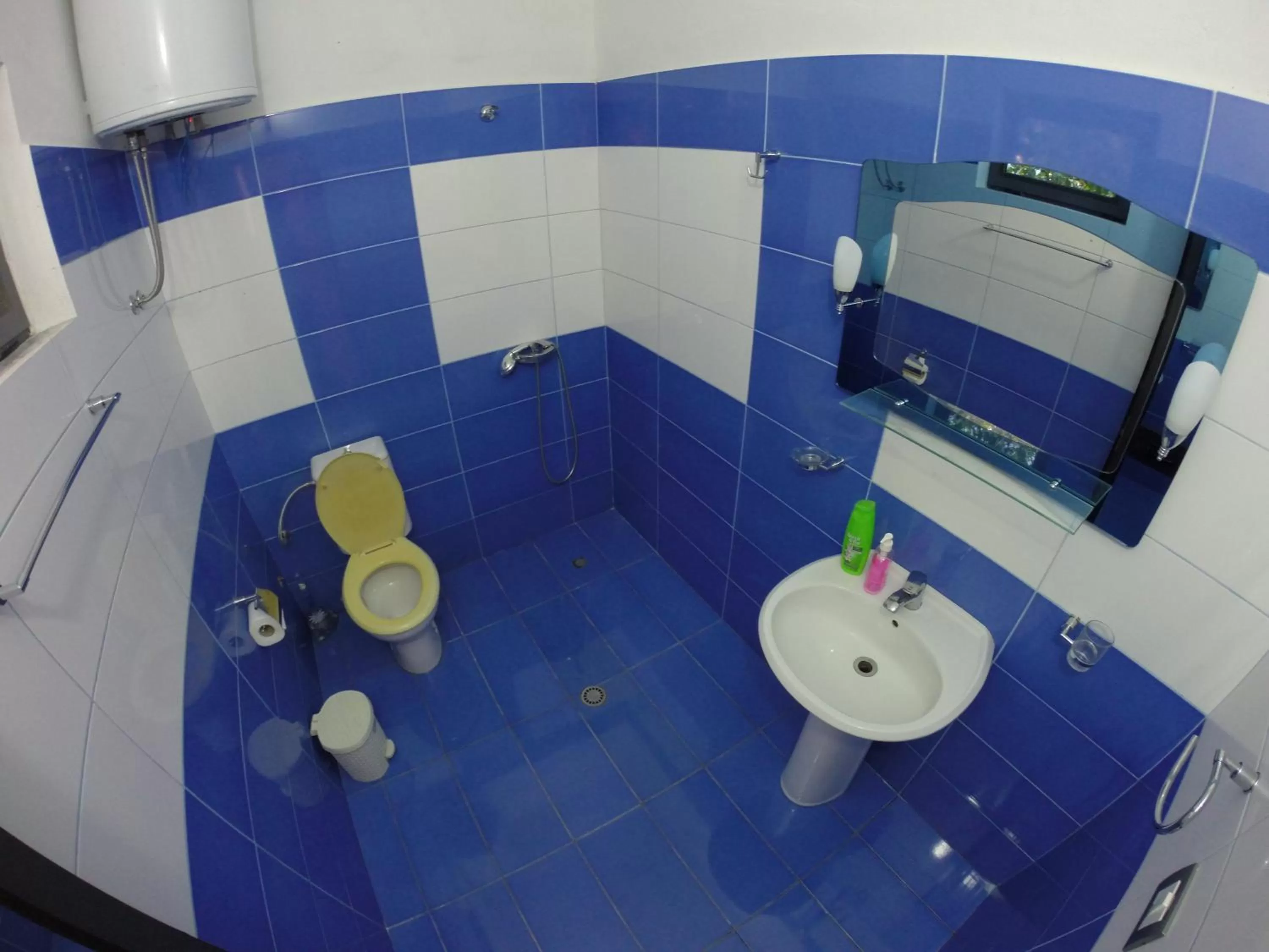 Bathroom in Hotel Buza