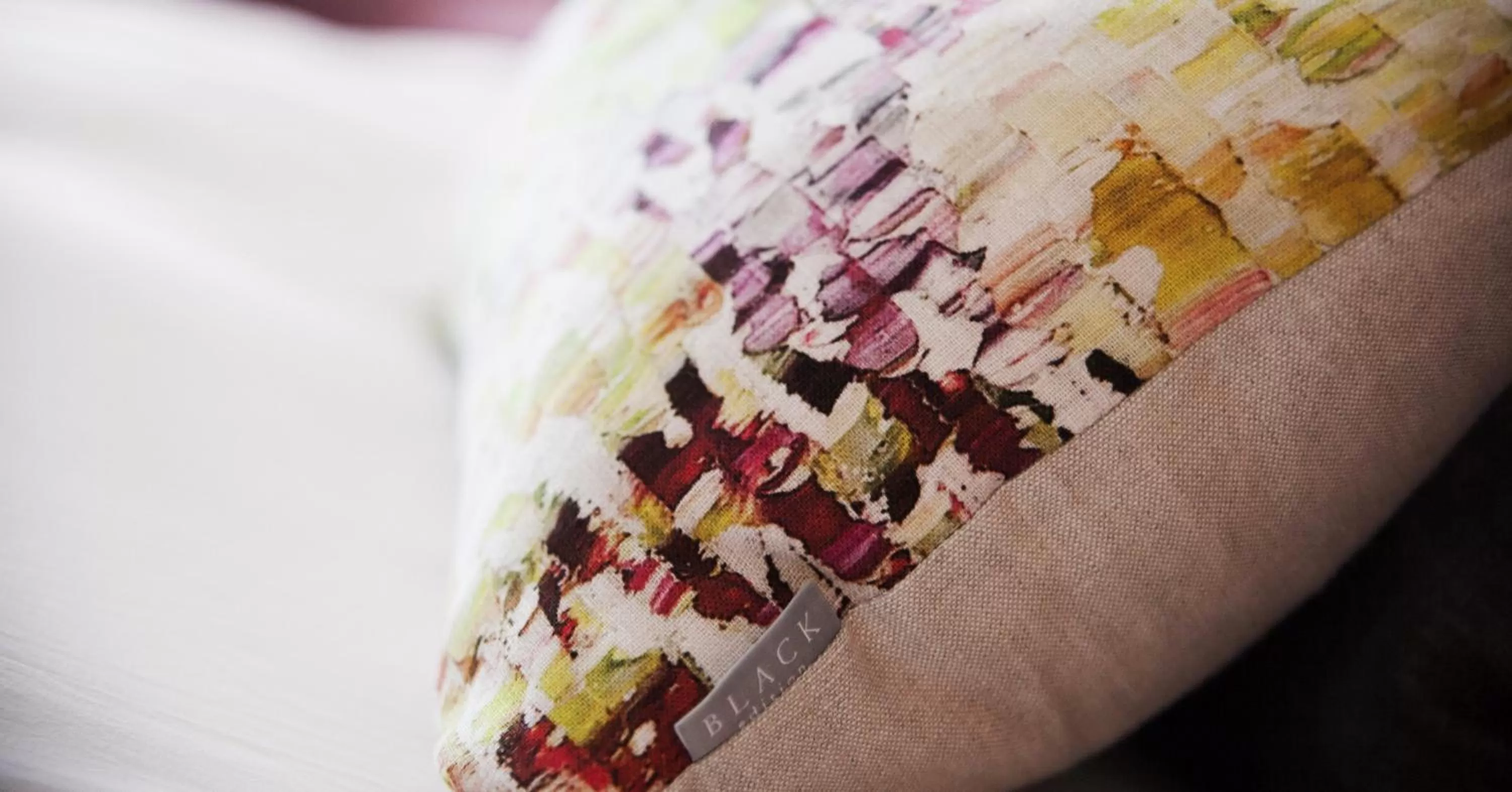 Restaurant/places to eat, Bed in Trout Hotel