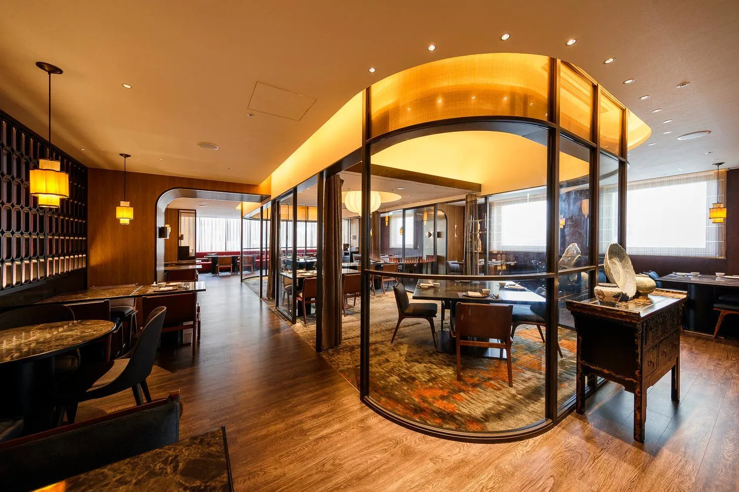 Restaurant/places to eat in Hotel Collective