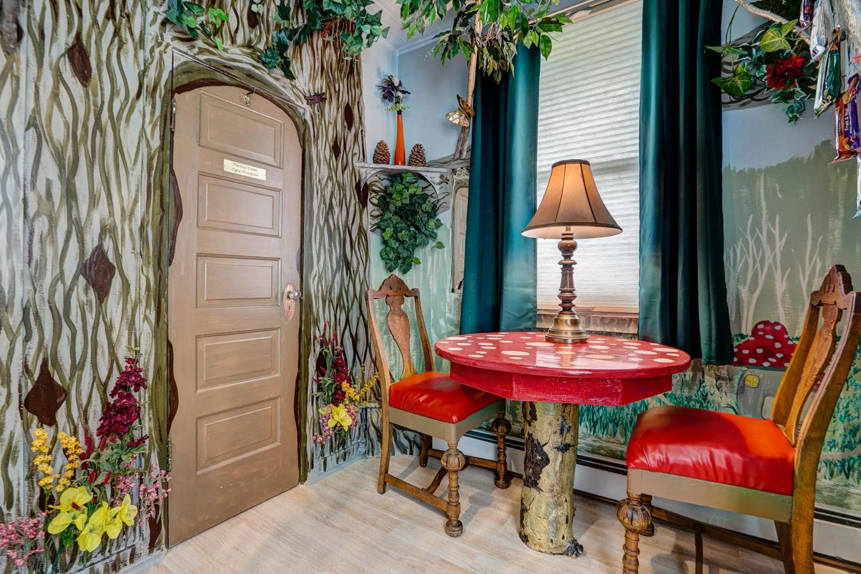 Seating Area in The Oasis on Eisenhower