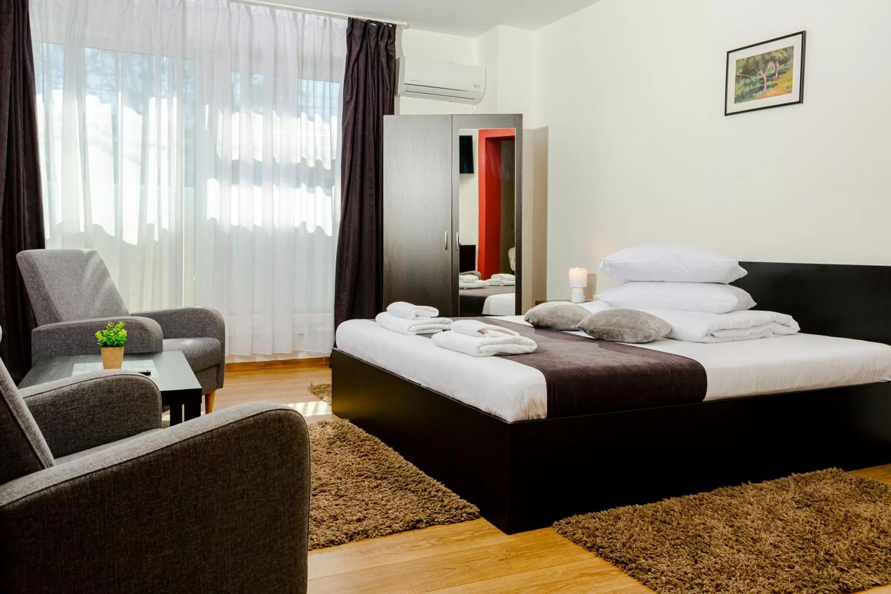 Bed in Pensiunea Pictorilor