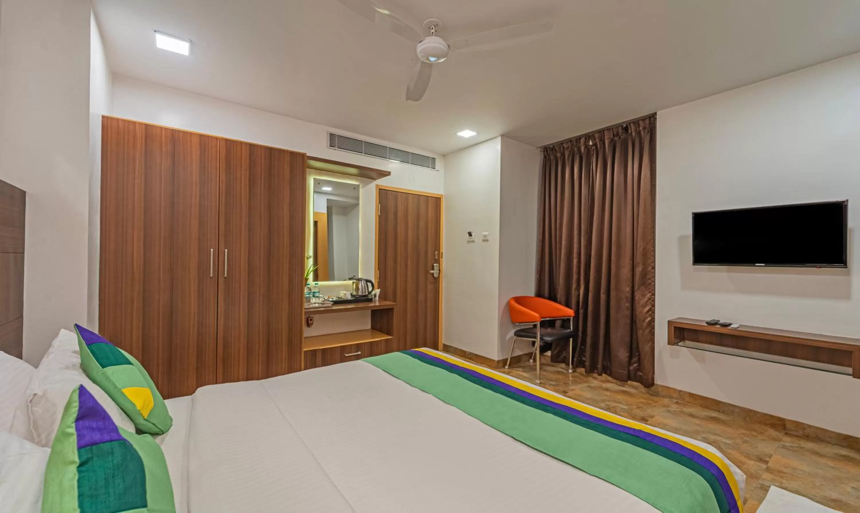 TV and multimedia, Bed in Treebo Golden Swan Tambaram