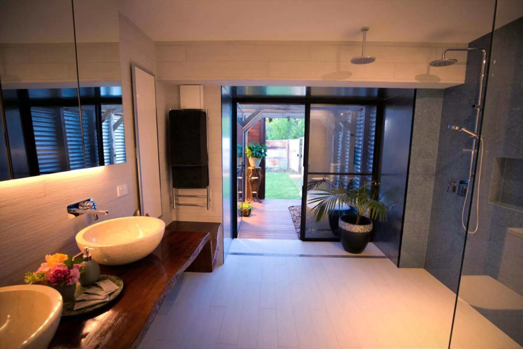 Shower in The Old Chaff Mill Organic Vineyard Retreat