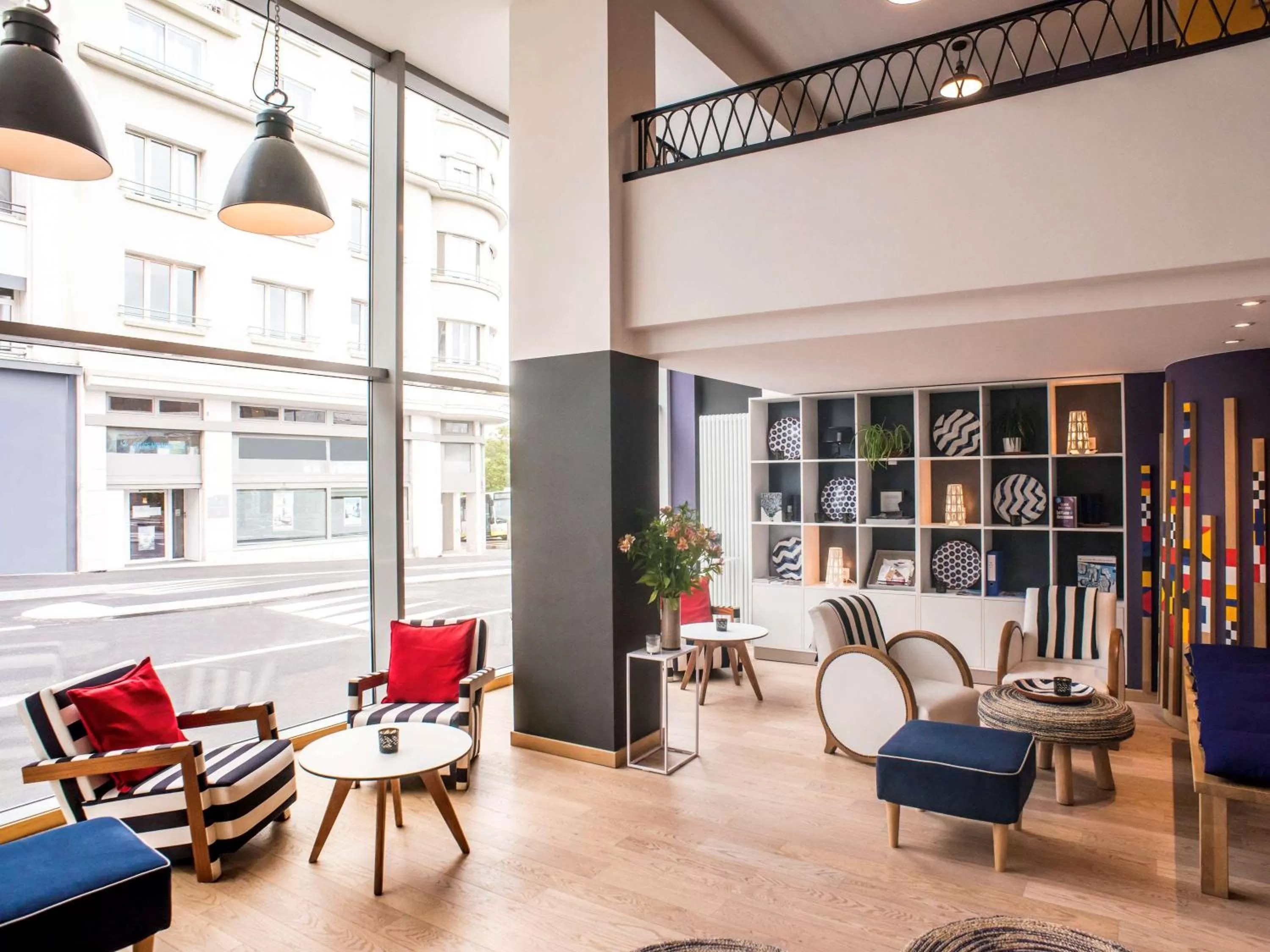 Lounge or bar in Hotel Mercure Brest Centre Les Voyageurs