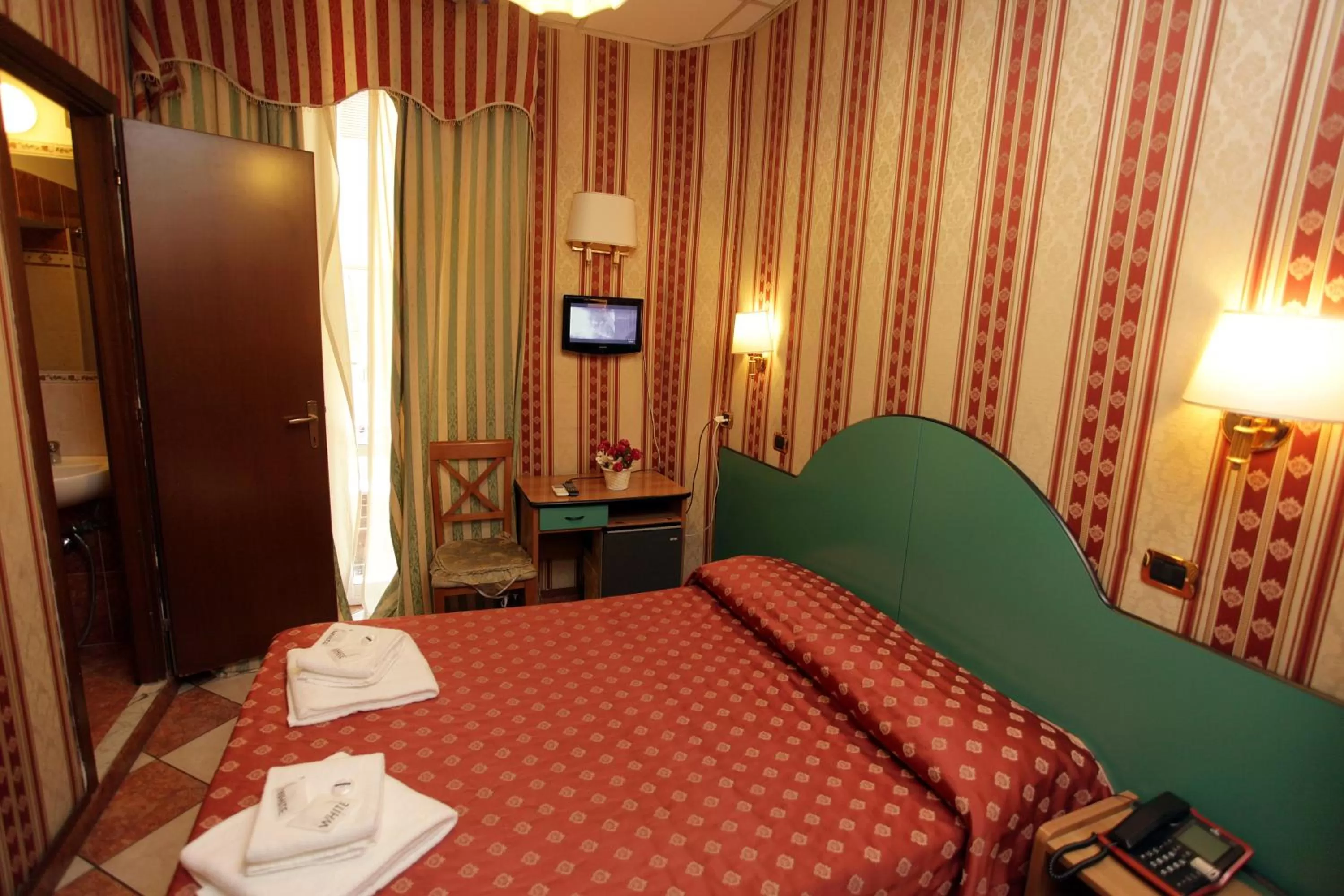 Bed in Hotel Hollywood