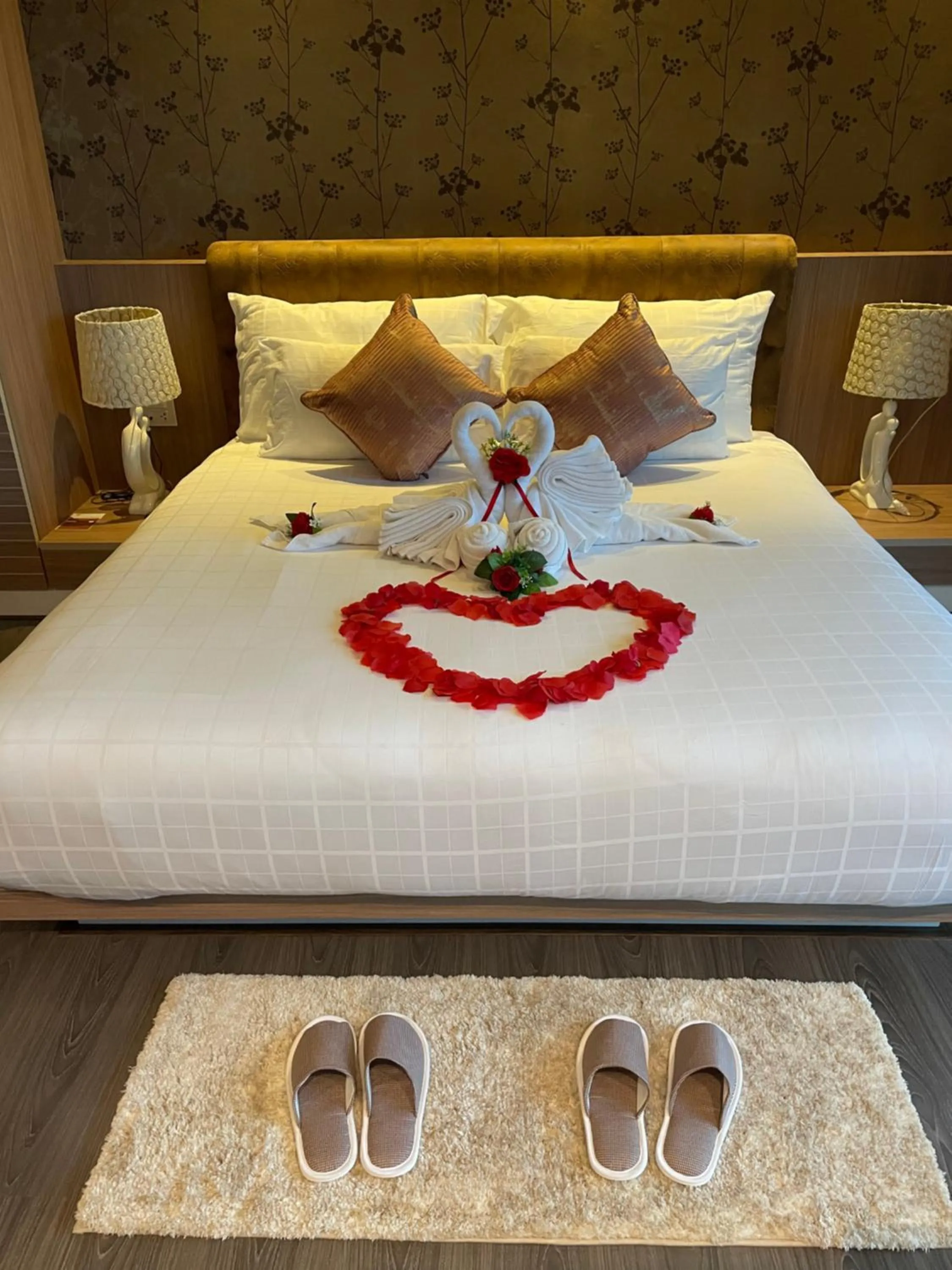 Bed in Tonaoi Grand Hotel