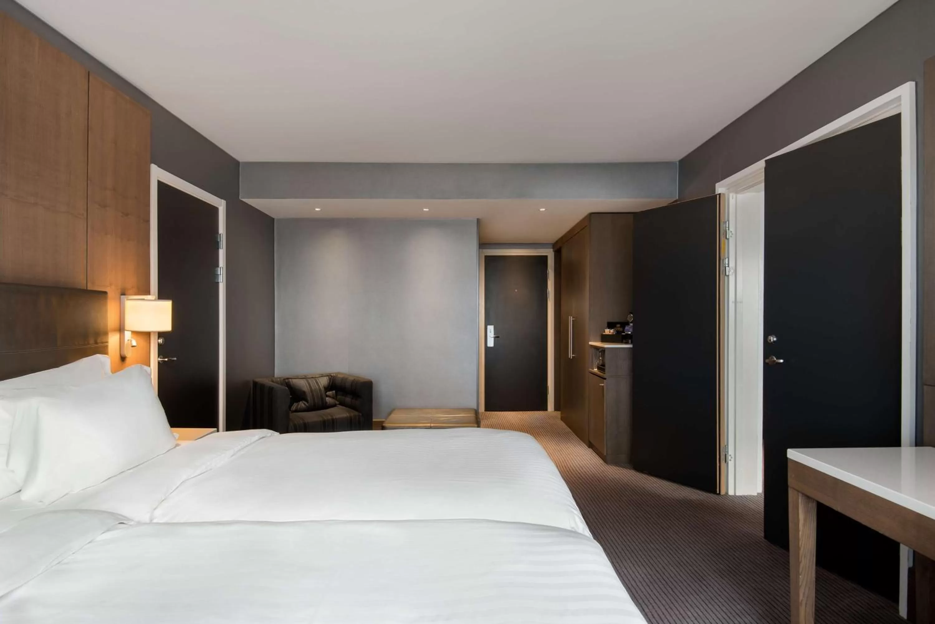 Bed in Radisson Blu Manchester Airport