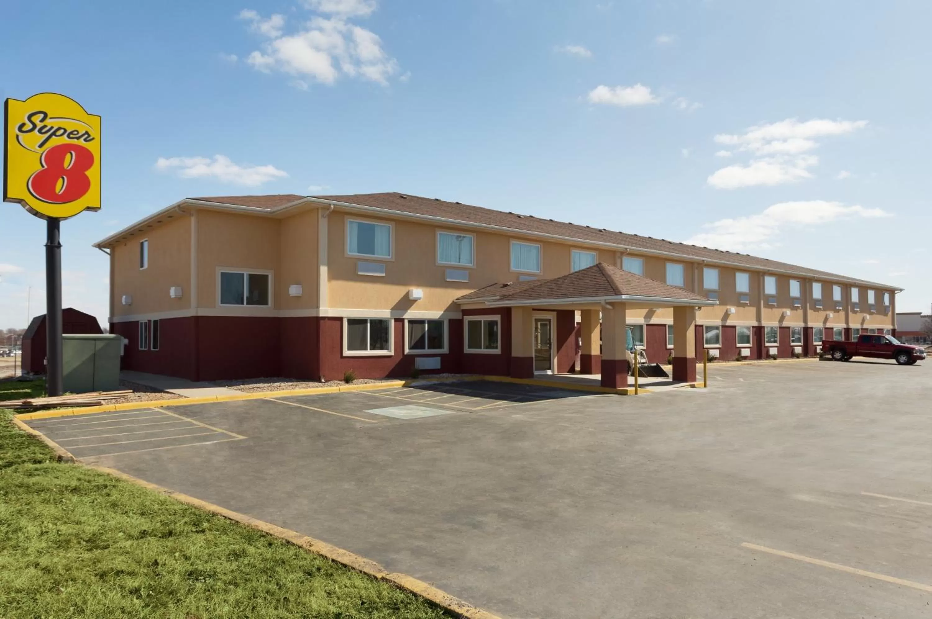 Property building in Super 8 by Wyndham Lees Summit