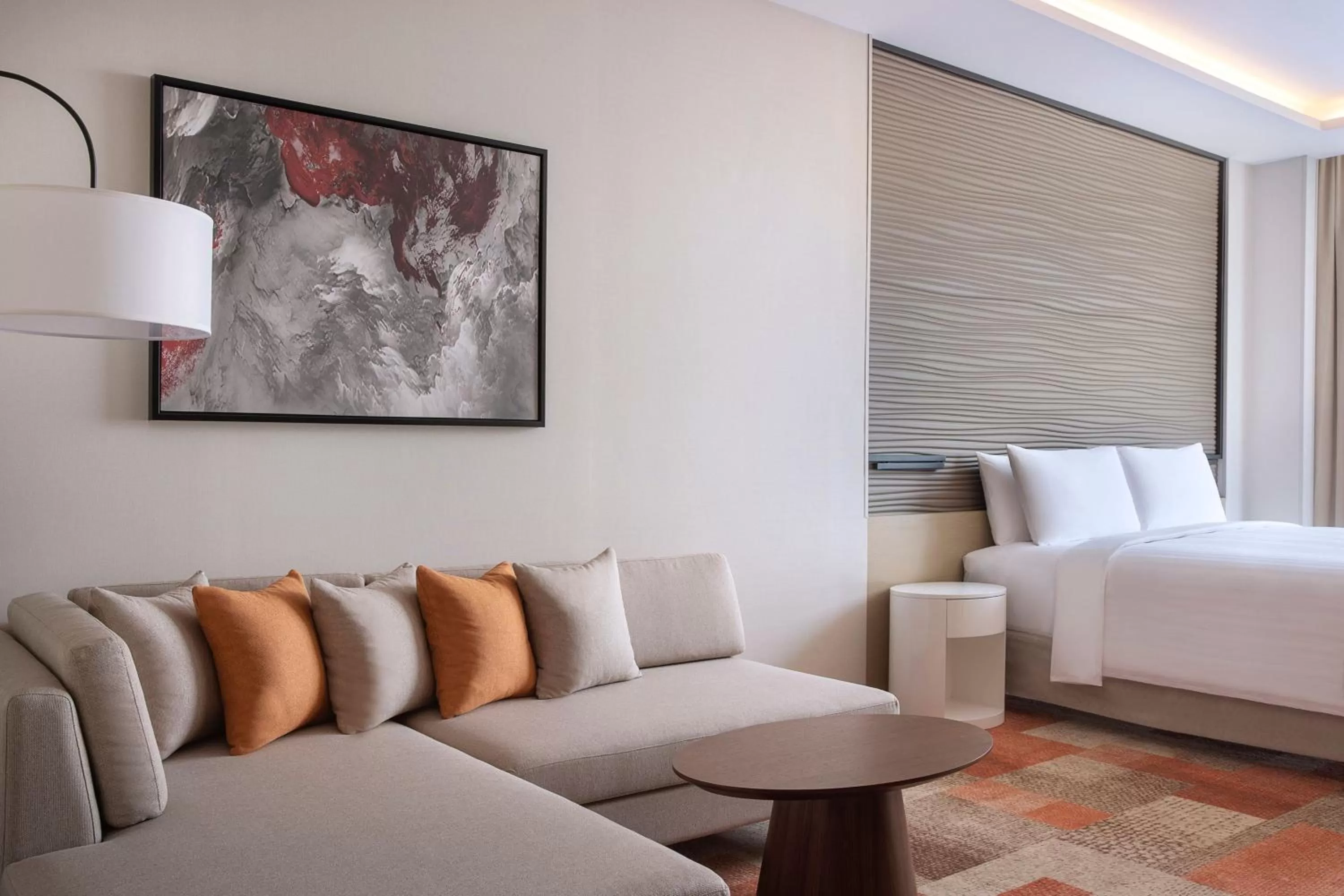 Photo of the whole room, Bed in Jeddah Marriott Hotel Madinah Road