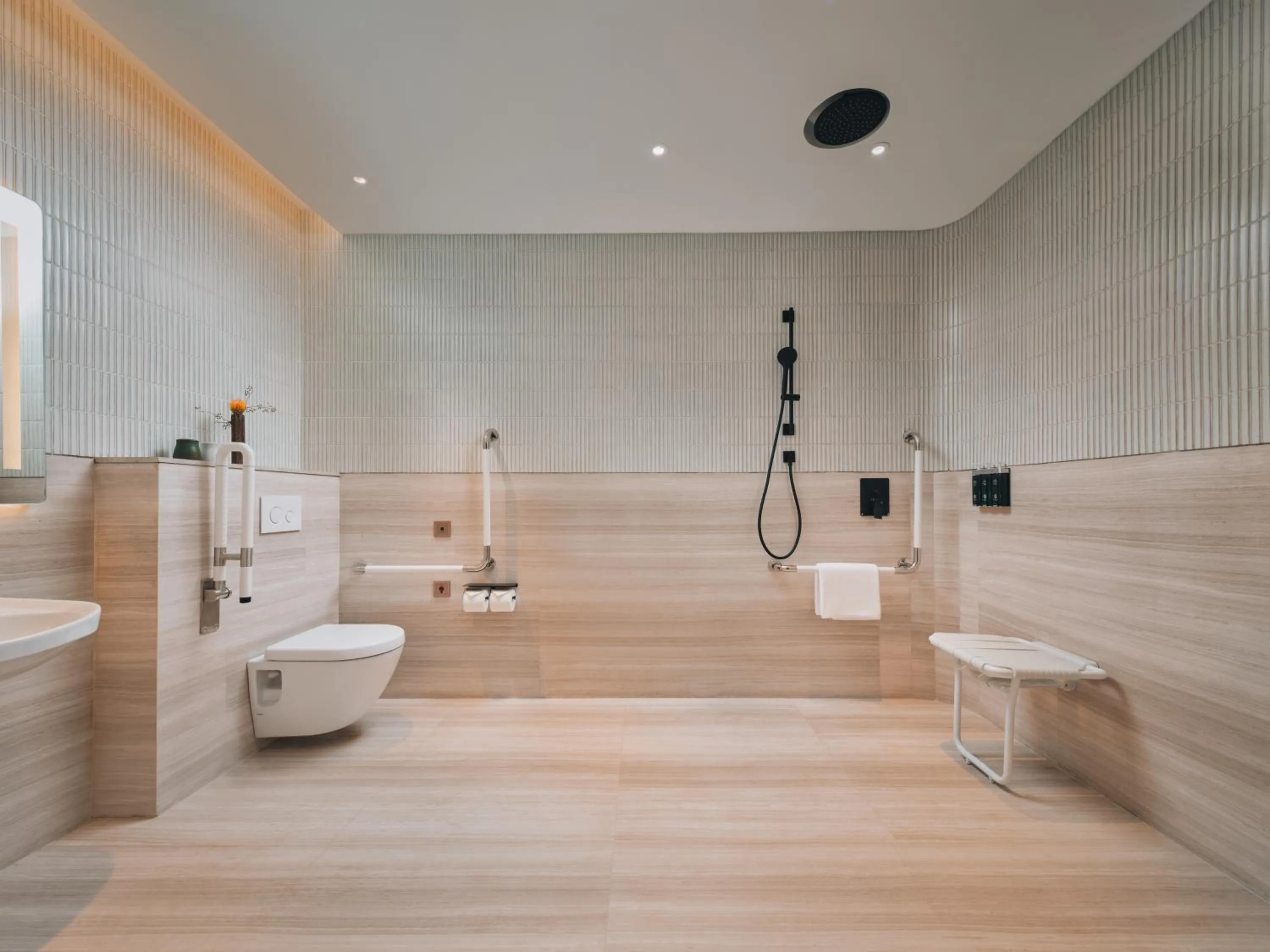 Toilet in Hotel Indigo Hangzhou Uptown,Close to Westlake , boutique design hotel with freeflow minibar