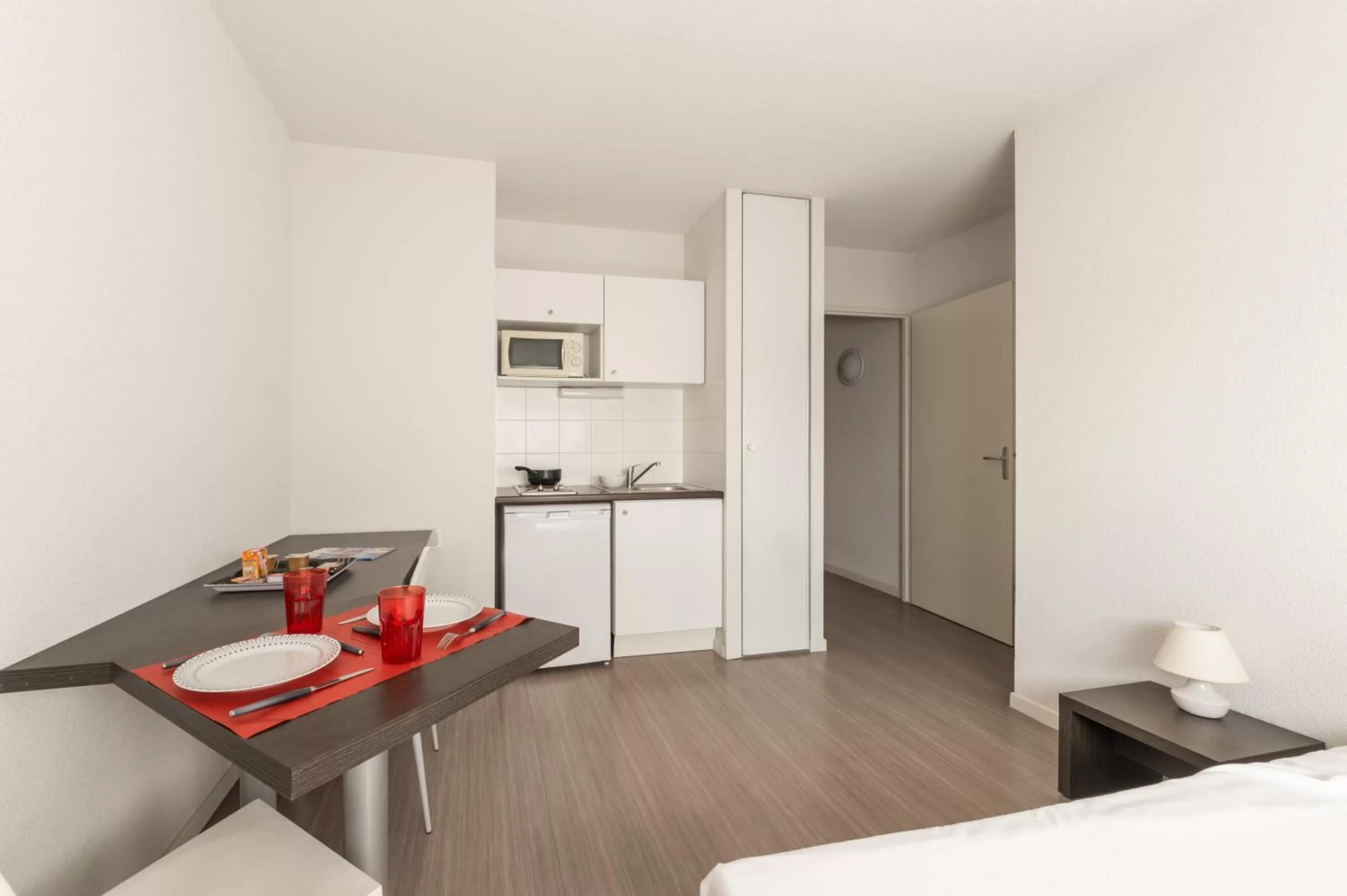 Kitchen or kitchenette in City Résidence Nantes La Chantrerie