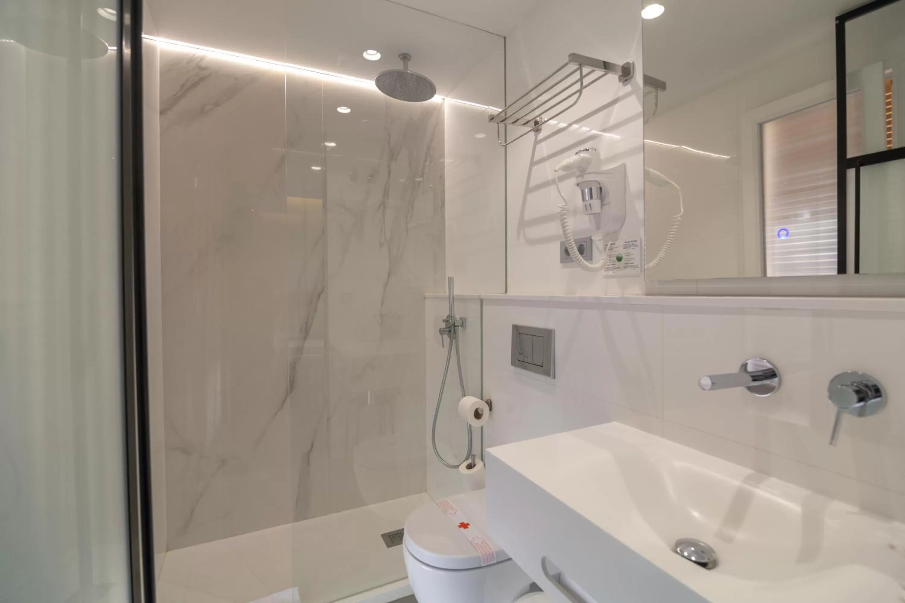 Shower in Hotel La Milagrosa