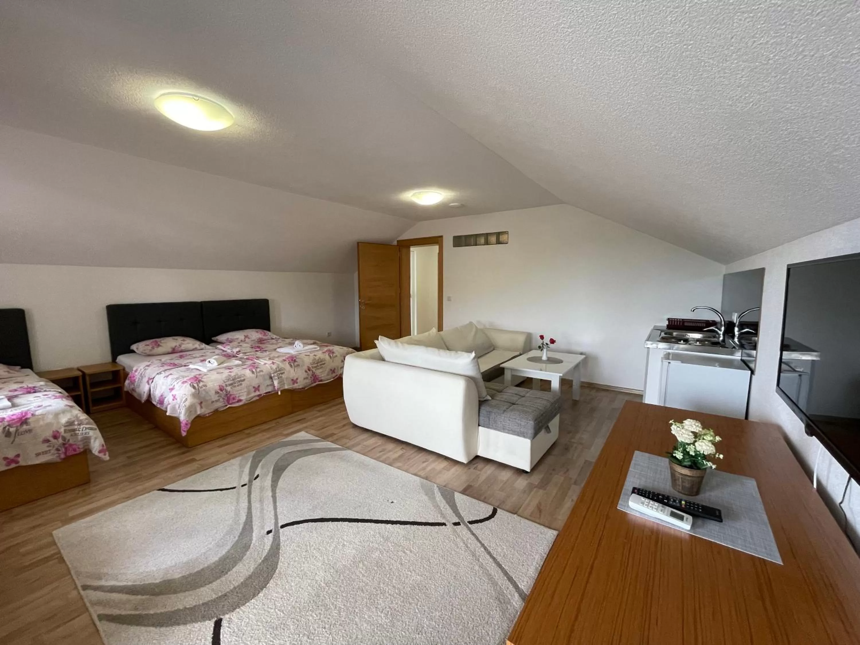 Photo of the whole room in Villa Maja