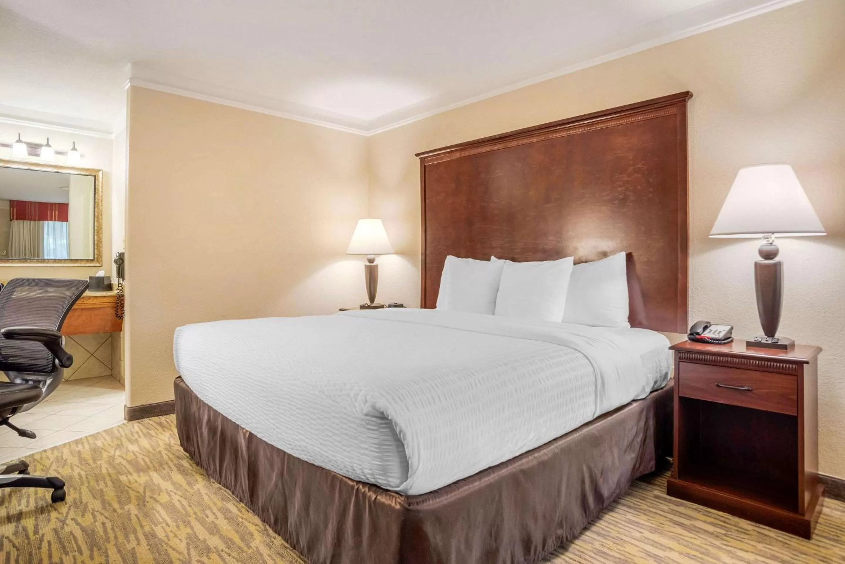 Photo of the whole room, Bed in Clarion Inn Conference Center