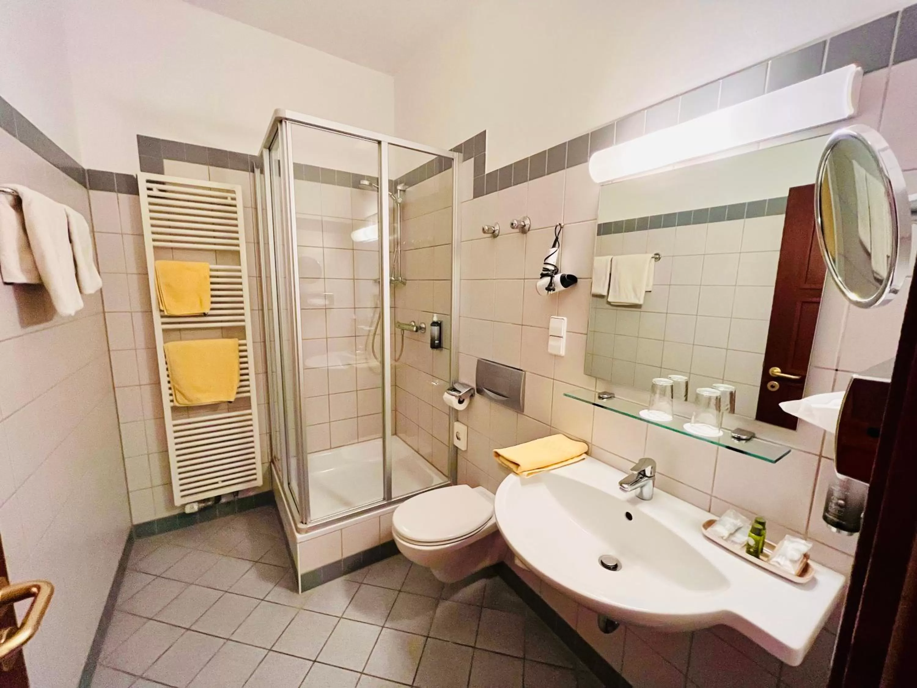 Bathroom in Hotel Hoepfner Burghof