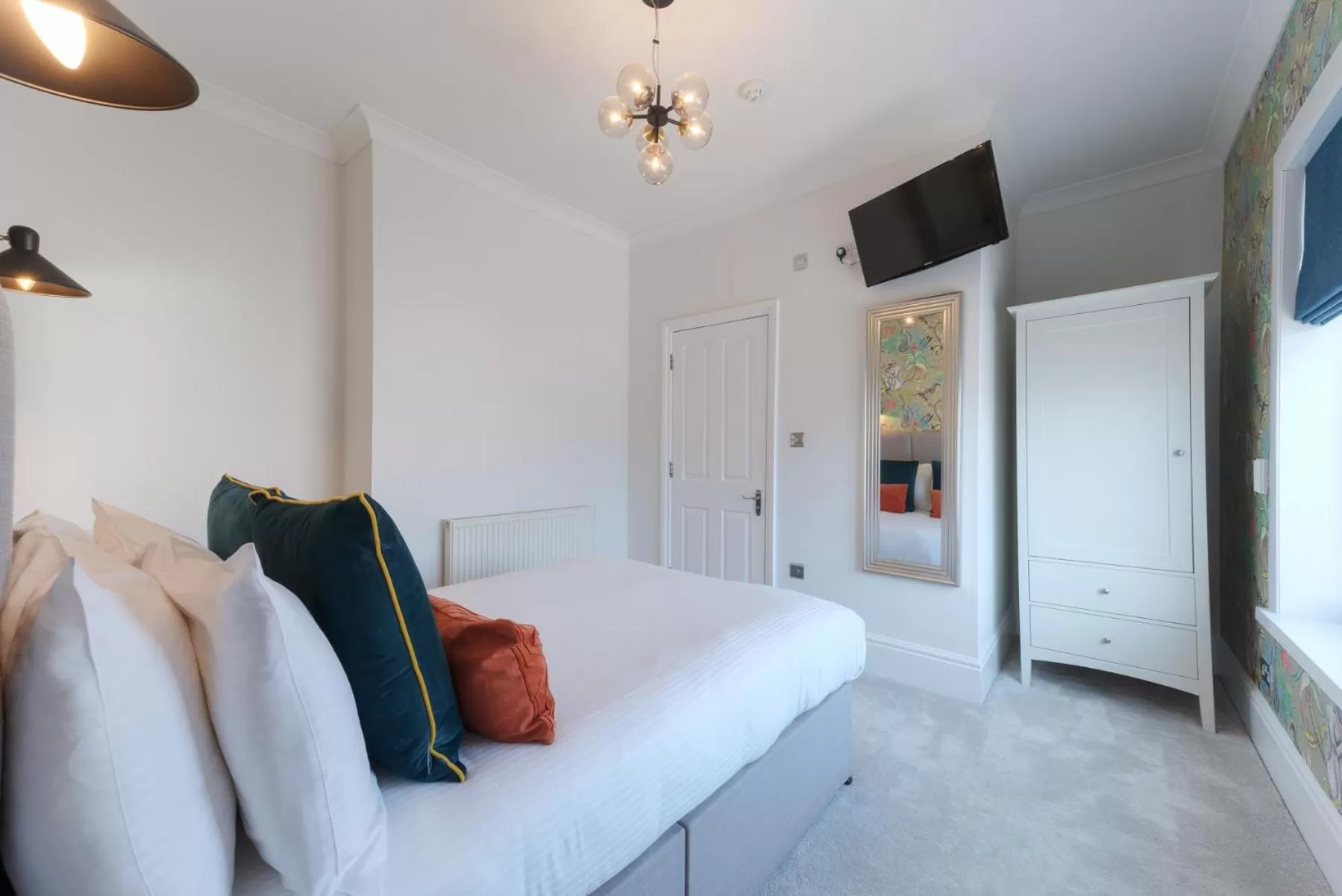 Bed in Florence Gardens Boutique Hotel and Restaurant