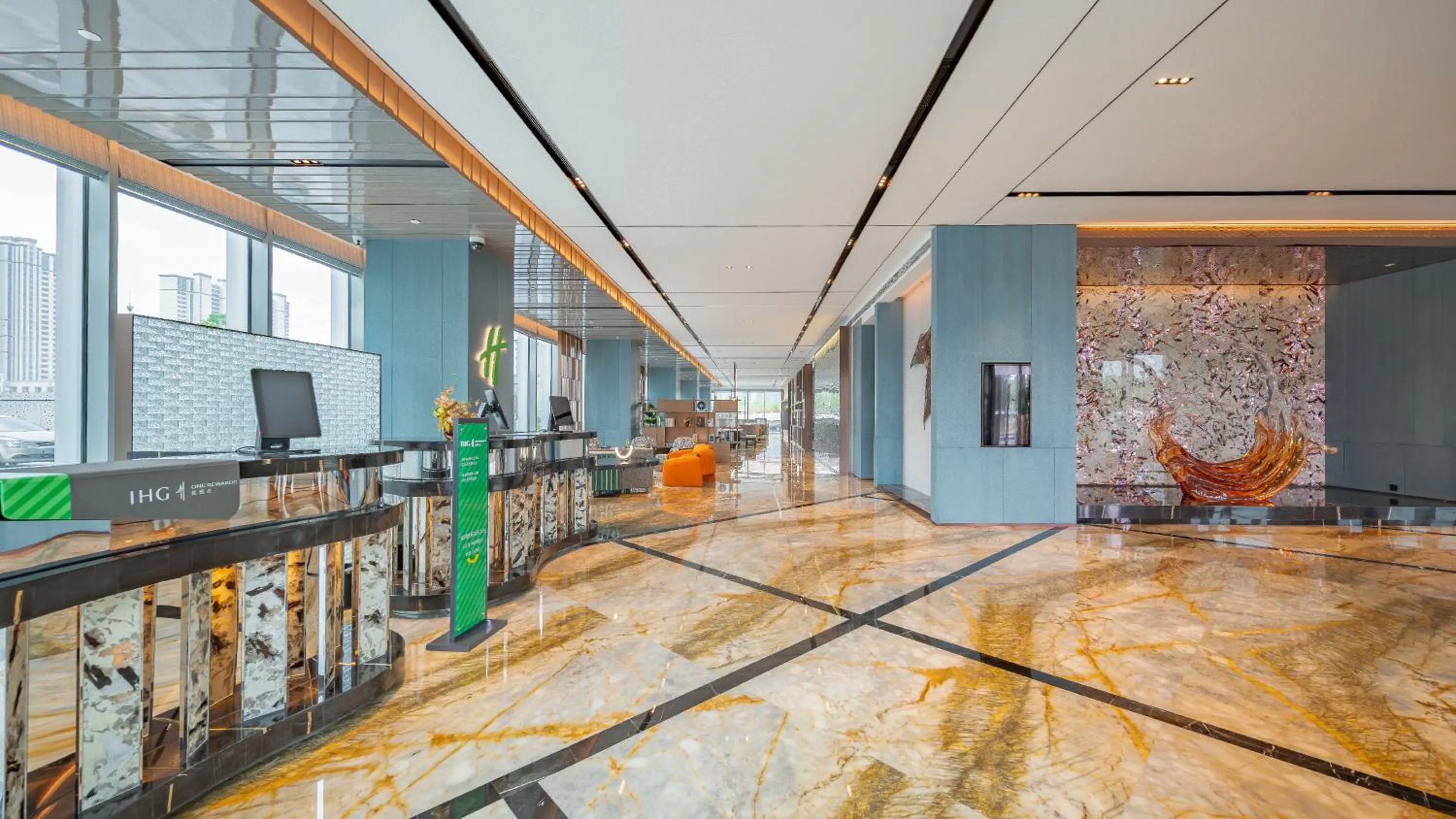 Lobby or reception in Holiday Inn Changchun Oriental Plaza by IHG