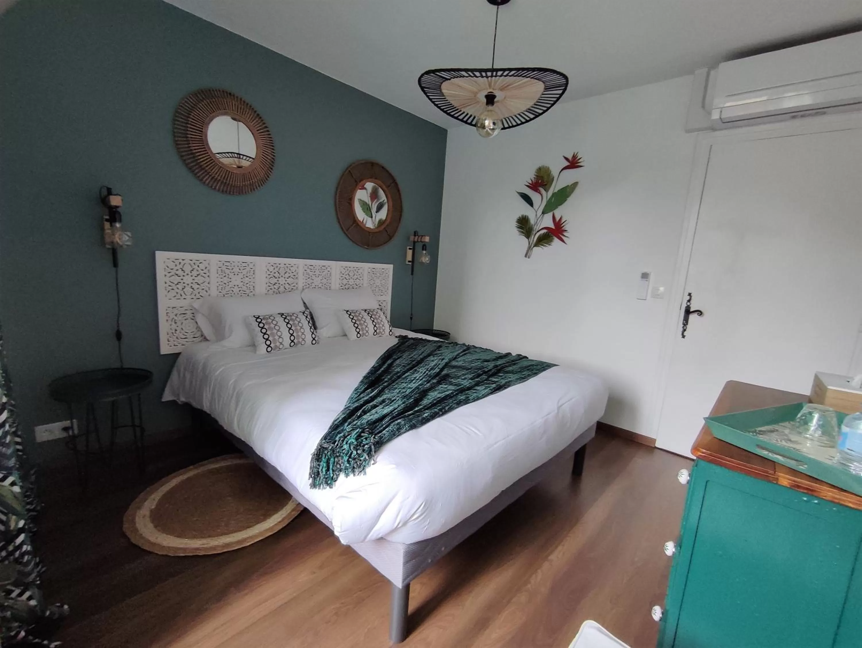 Bedroom, Bed in Aux Couleurs d'Esteil